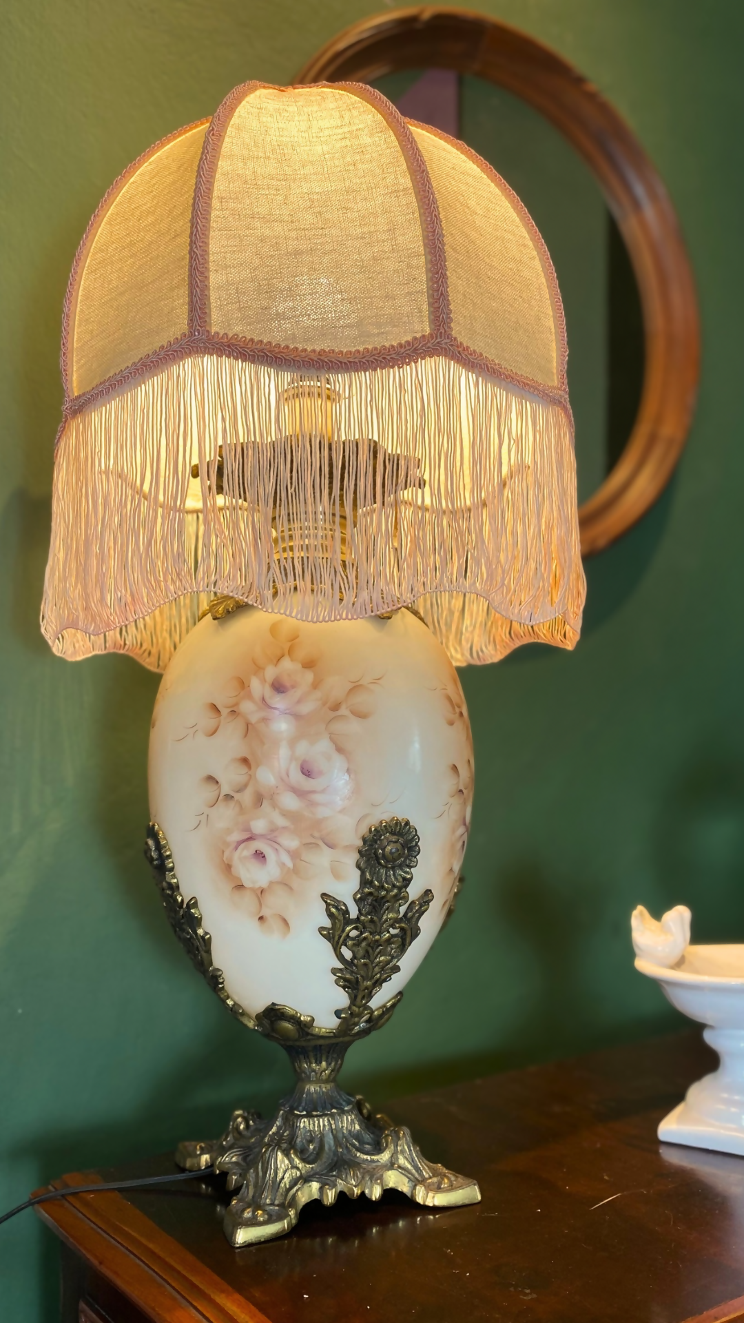 Abajur Oval em vidro Opalinado