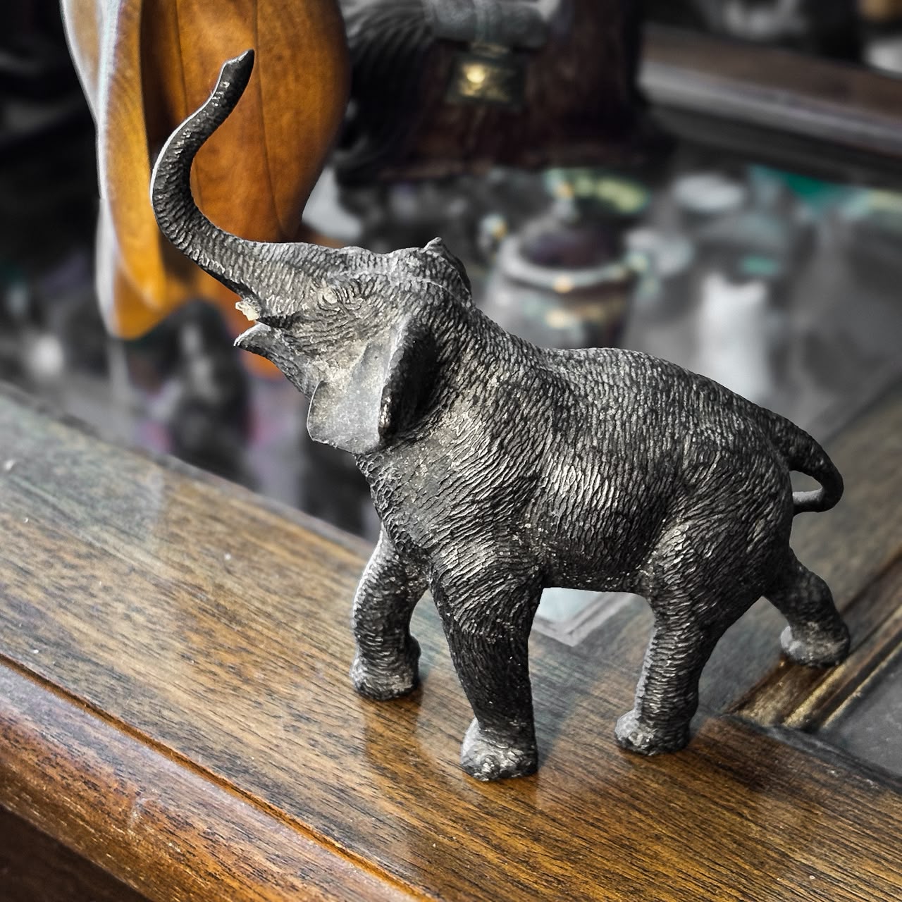 Escultura vintage de elefante em metal, segunda metade do século XX