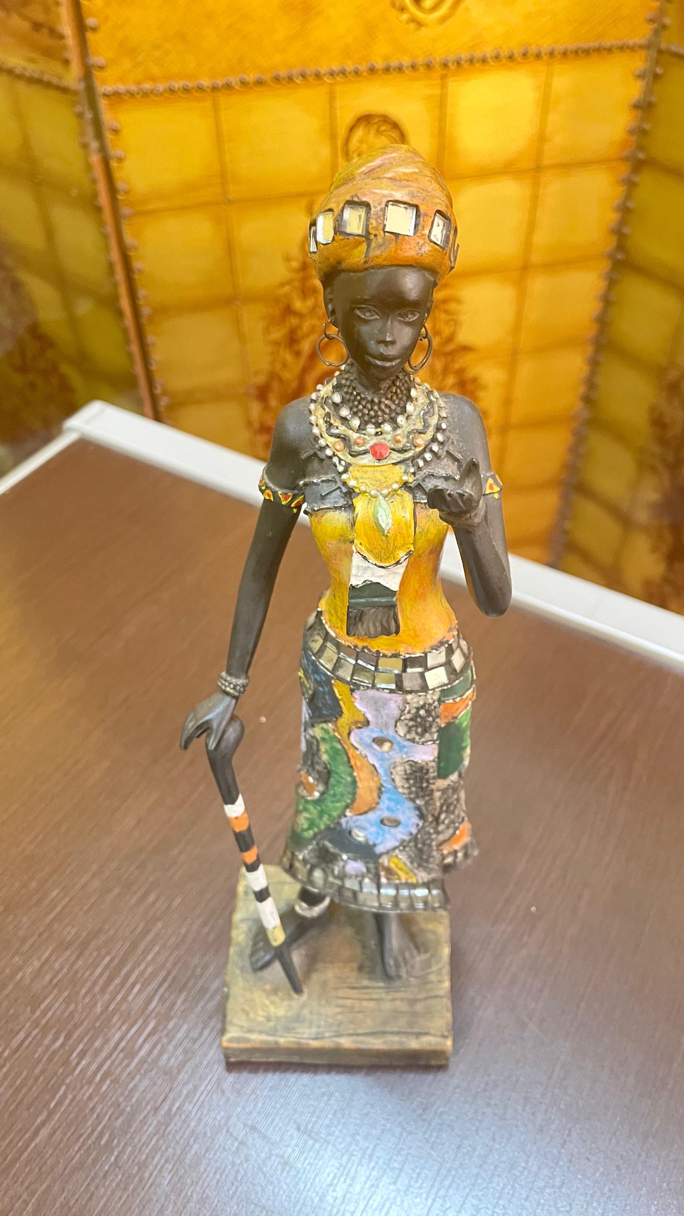 Estatueta de Mulher africana