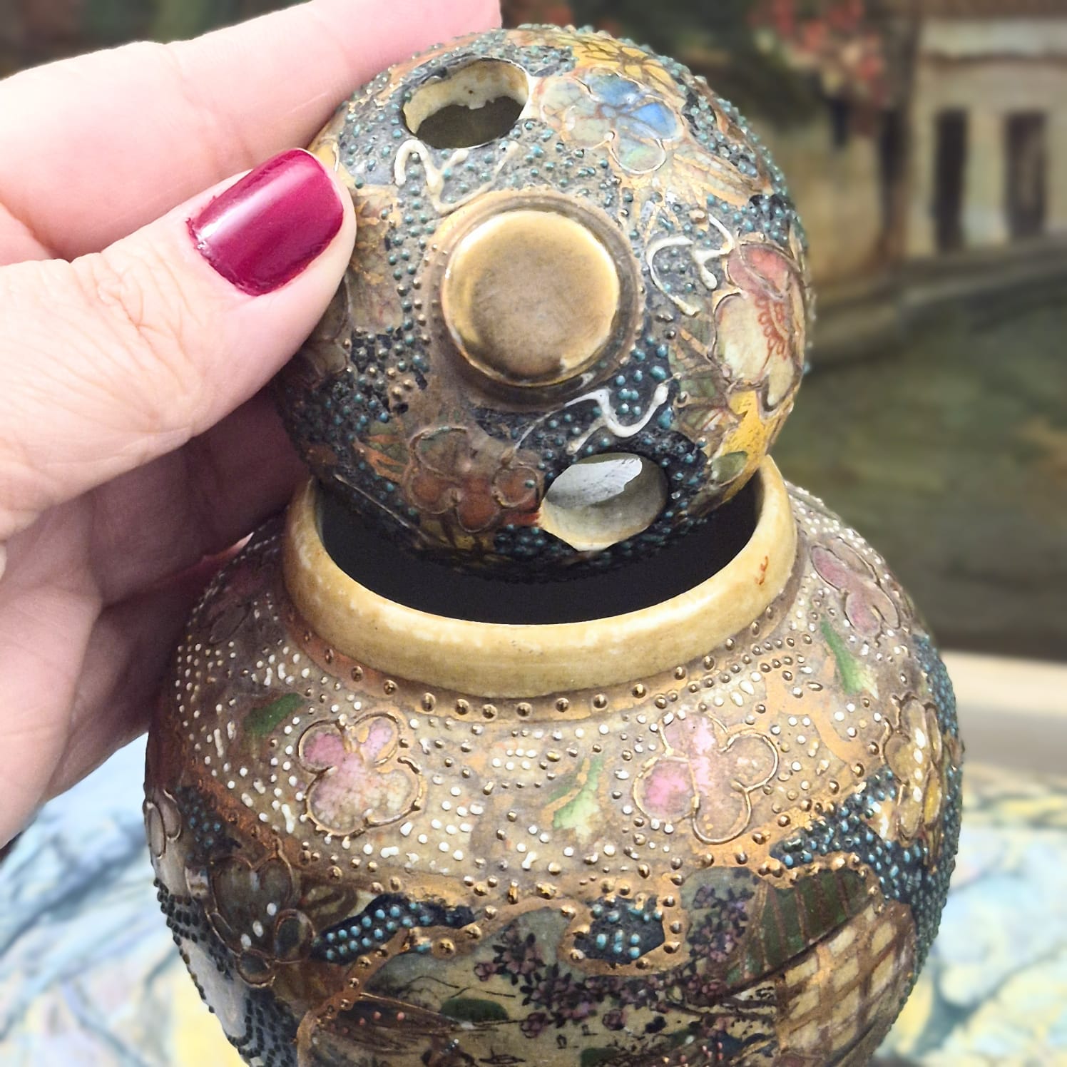 Potiche incensario em porcelana chinesa vintage estilo Satsuma, em perfeito estado.