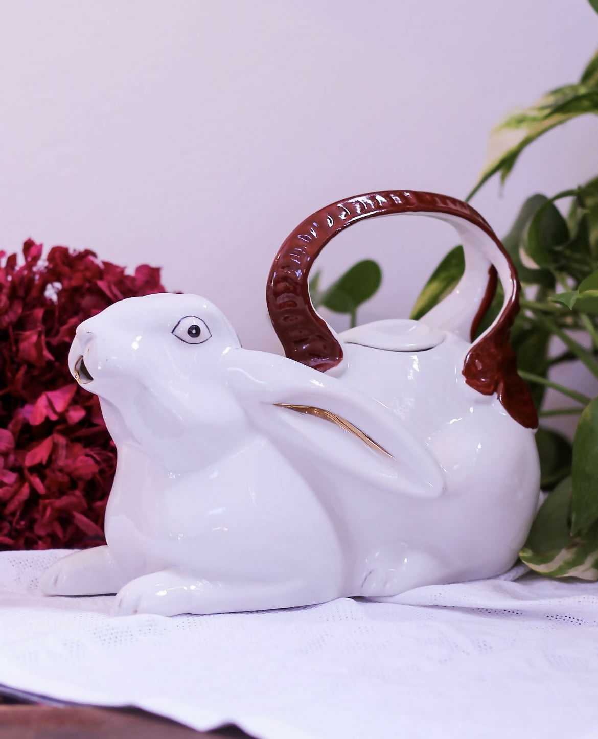 Bule em porcelana Santana, anos 1950/60 em forma de Coelho