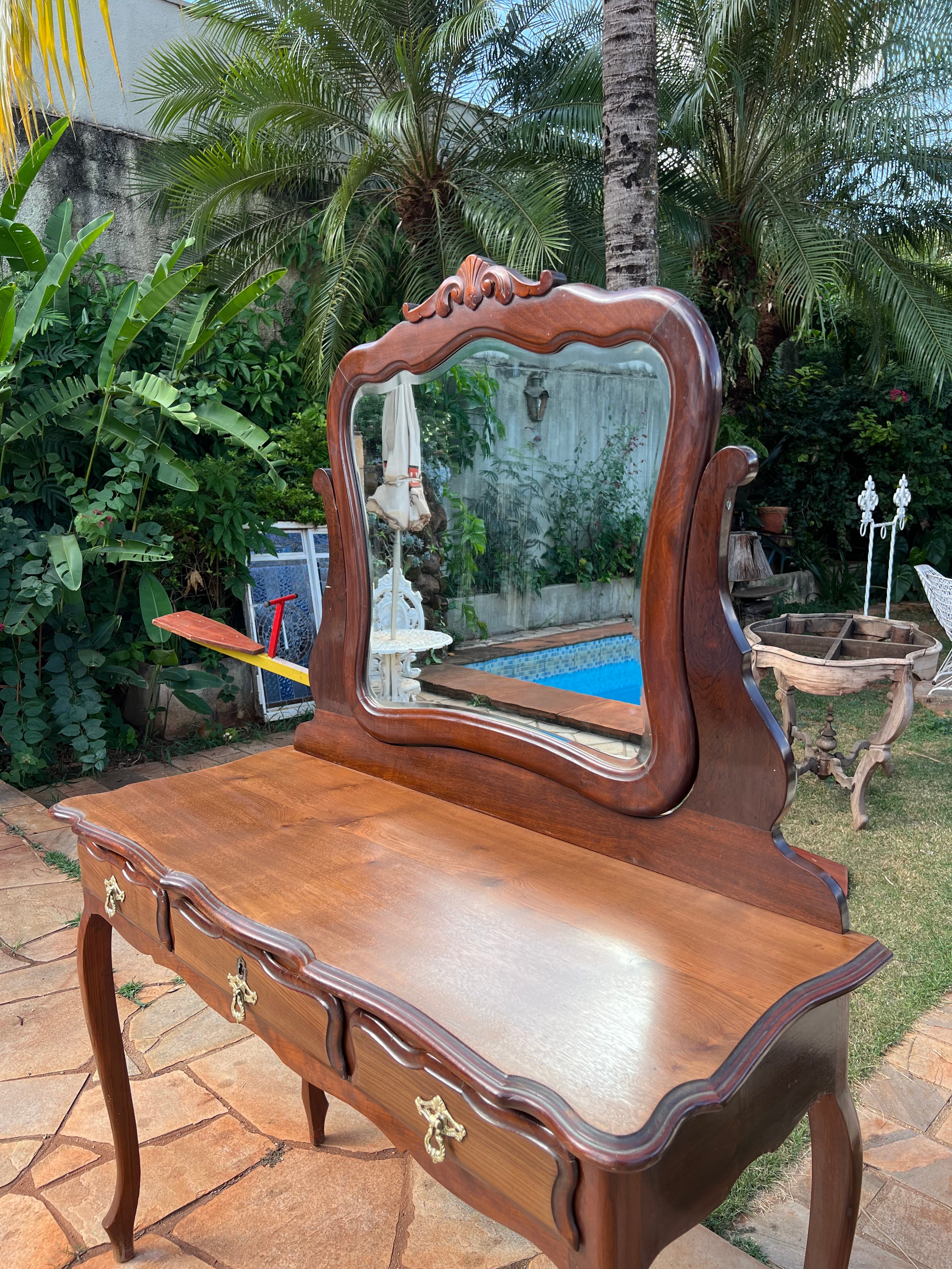Maravilhosa penteadeira provençal antiga