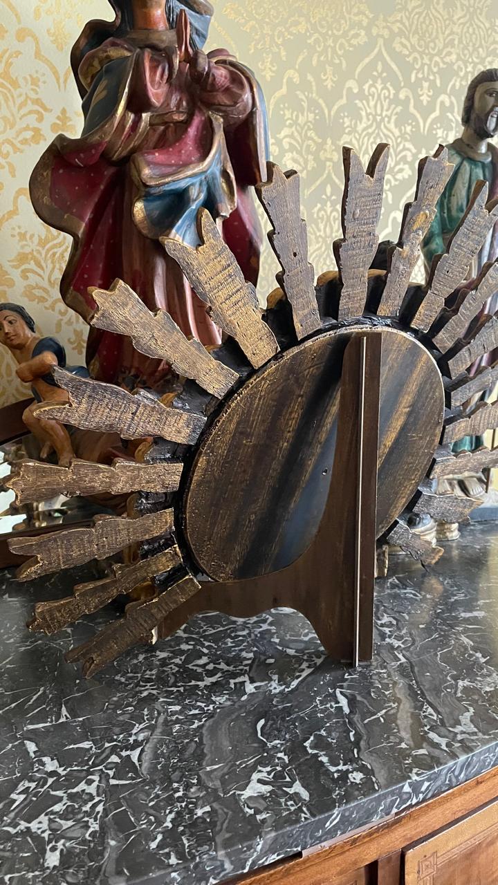 Espelho peruano estilo Sol em. madeira dourada com suporte 