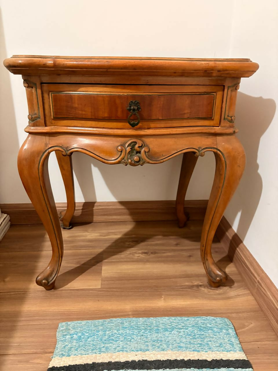 Par de Mesas de Cabeceira