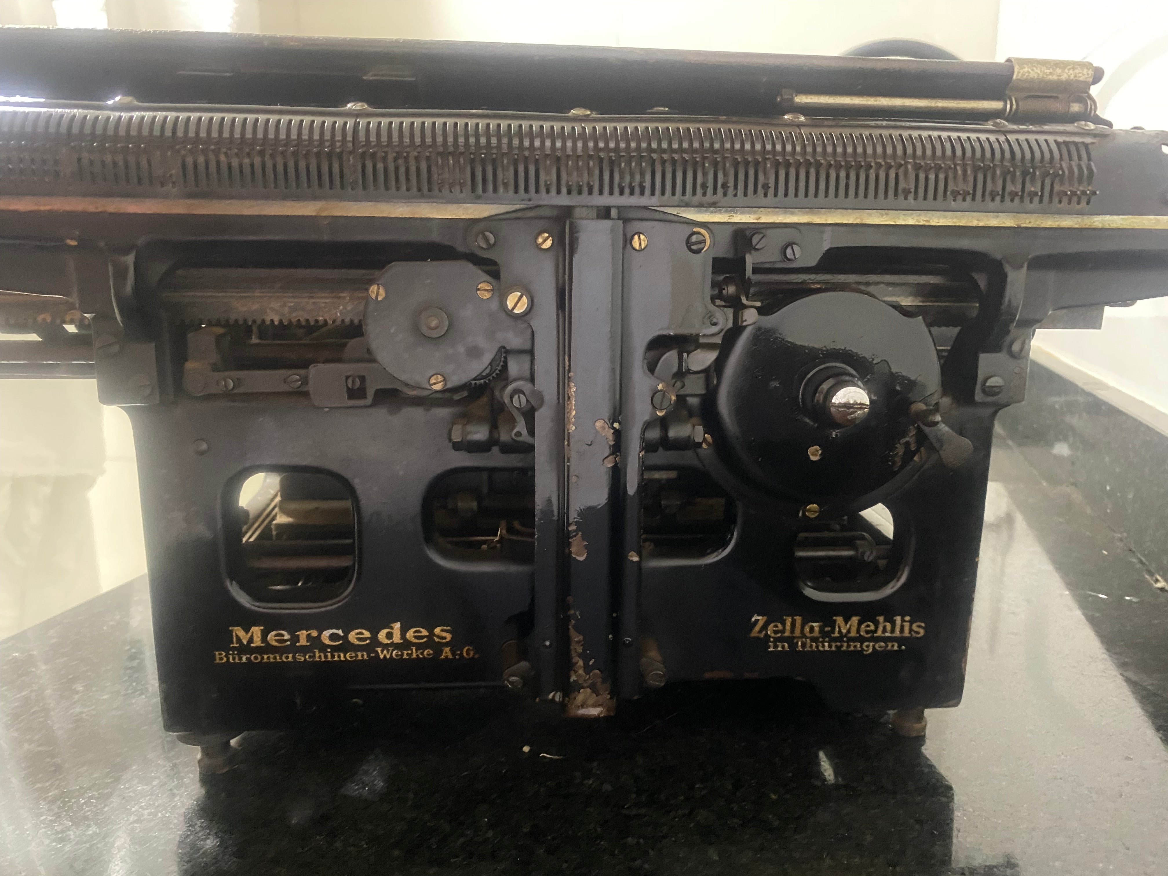 Máquina datilográfica Mercedes