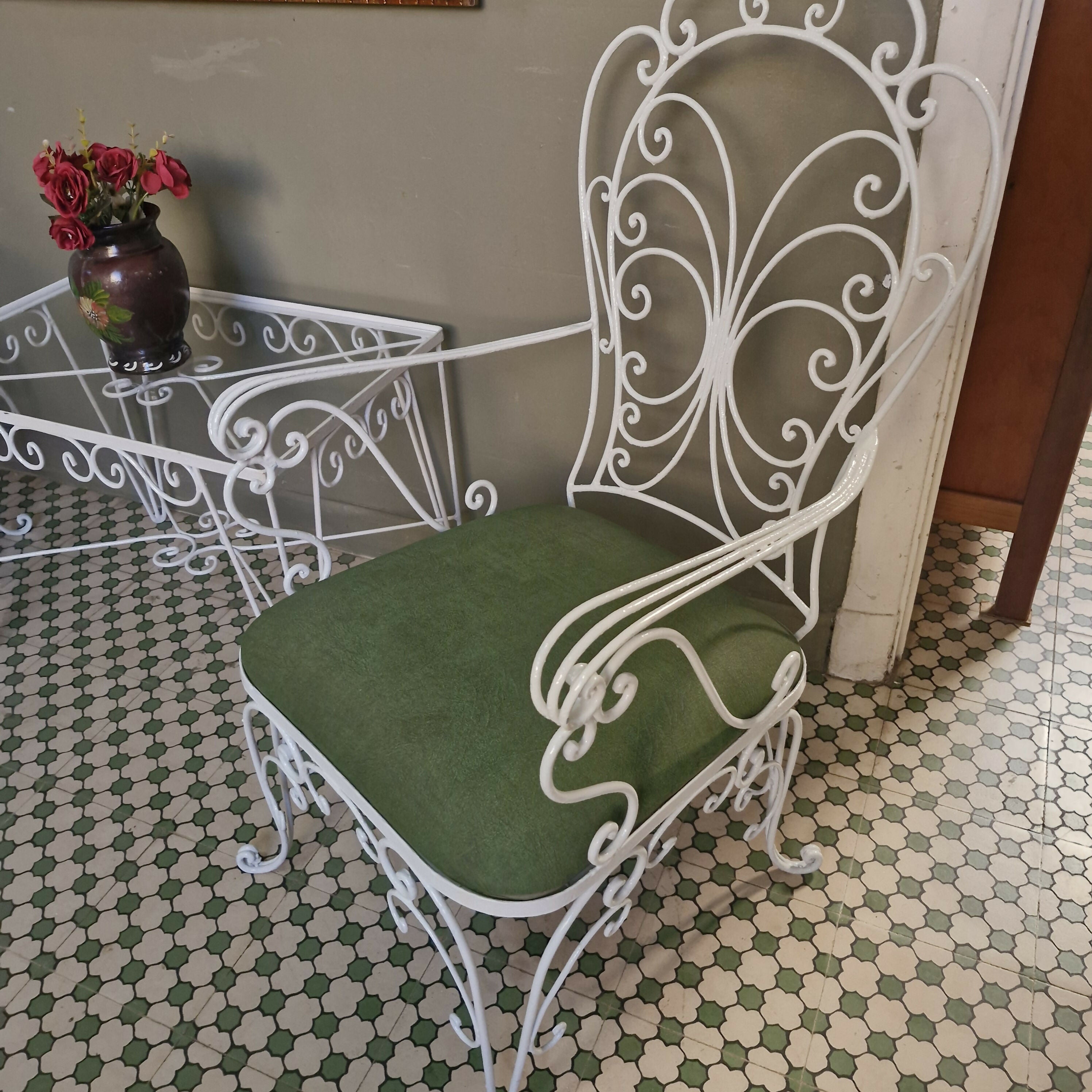 Jogo de Jardim - 2 poltronas com mesinha