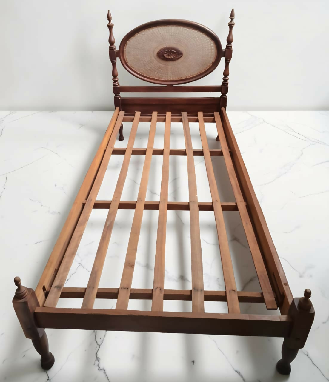 Cama de Solteiro em Palhinha