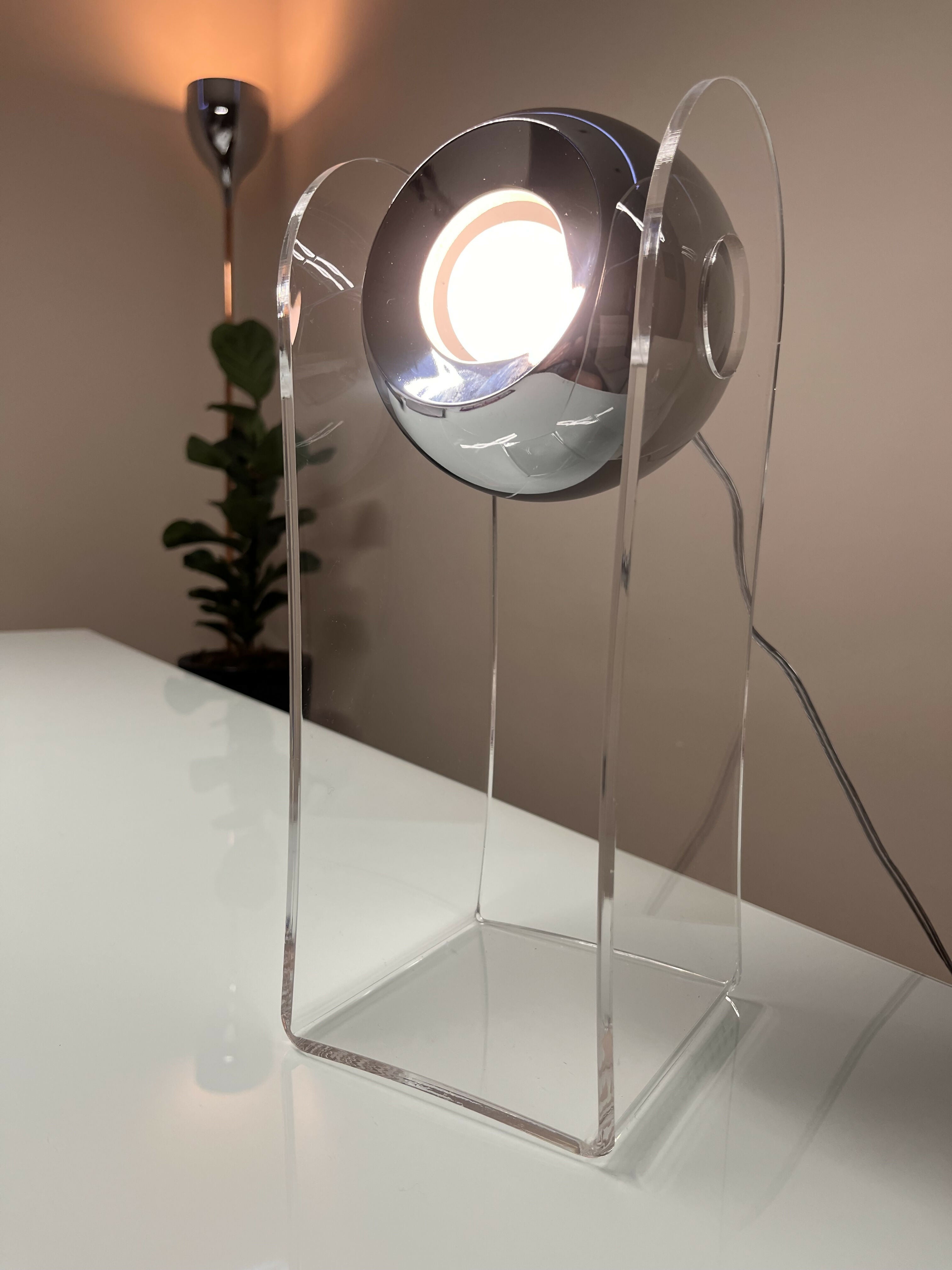 Luminária de mesa globinho