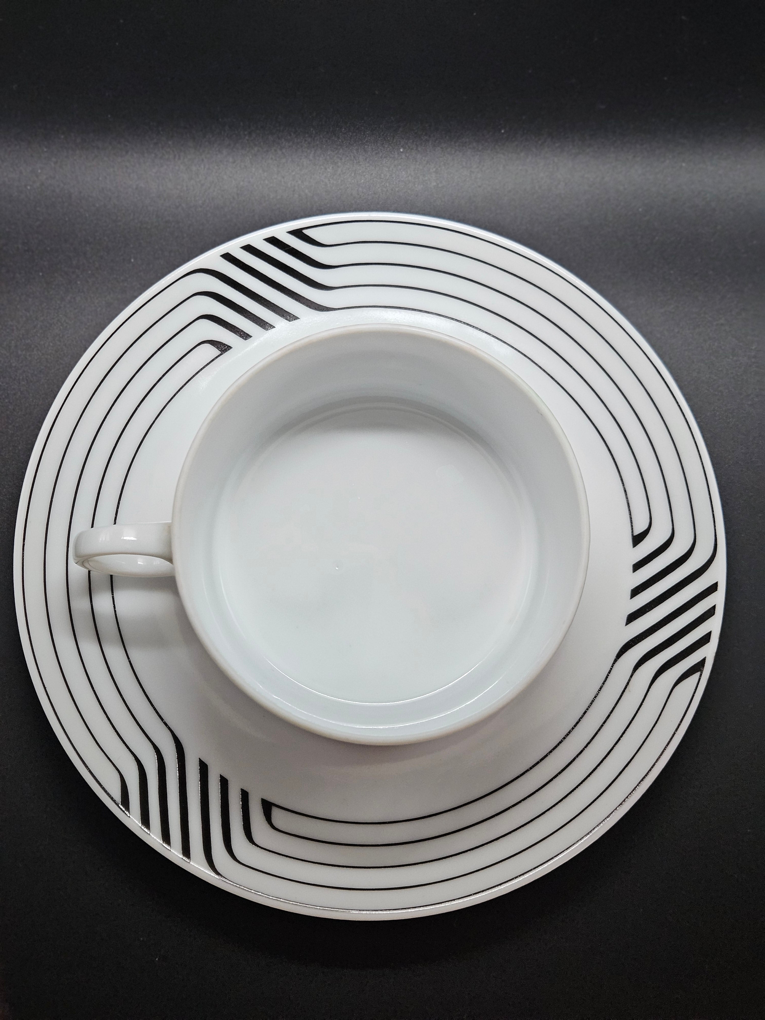 Xícaras de Chá - Porcelana Renner (Modelo Médaillon) - lote com 4 peças