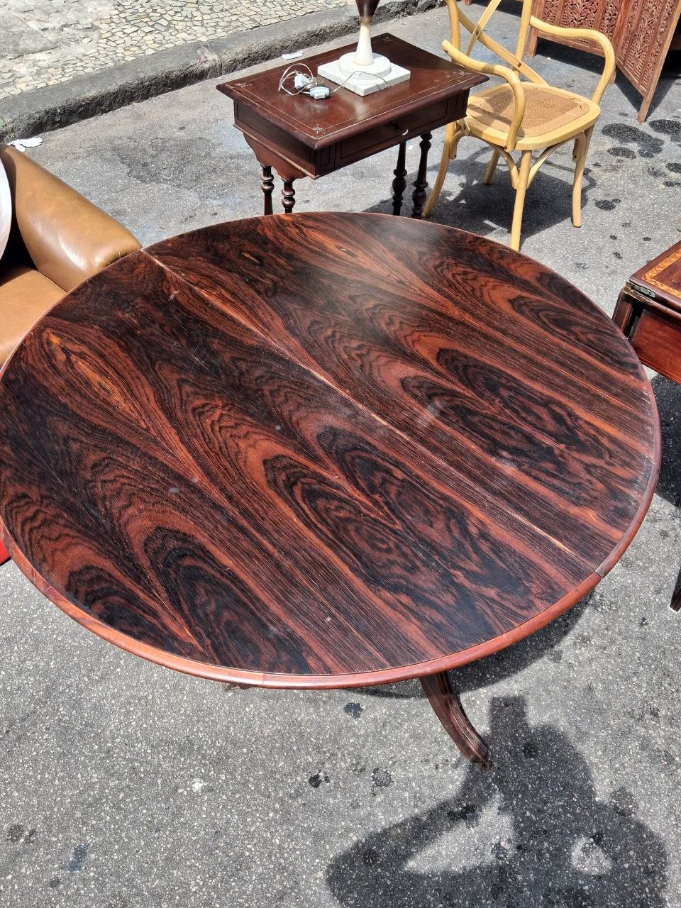 Mesa de Jantar Redonda Dobrável em Madeira de Lei com pés torneados 