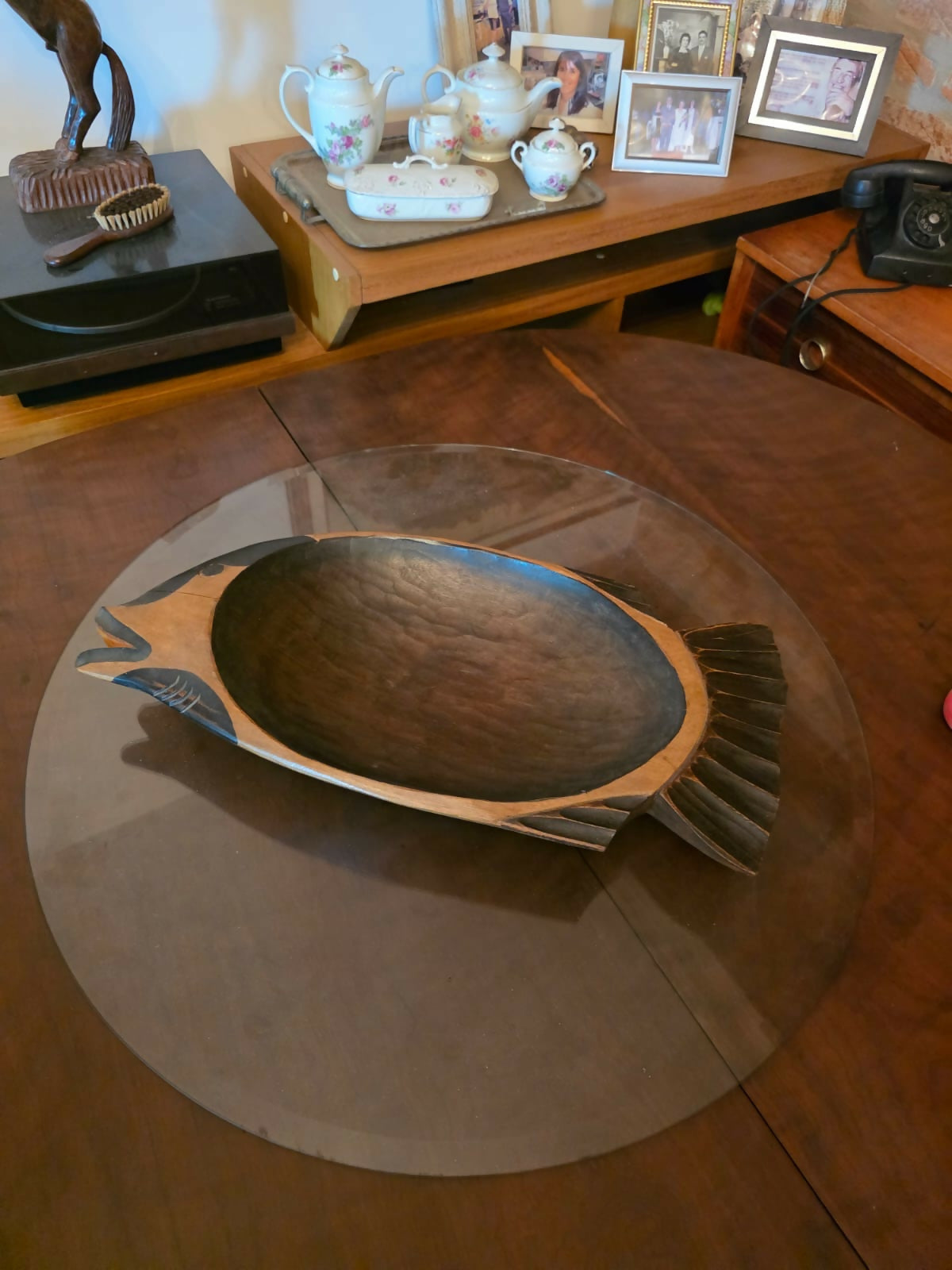 Antiga fruteira de madeira em madeira maciça em formato de Peixe