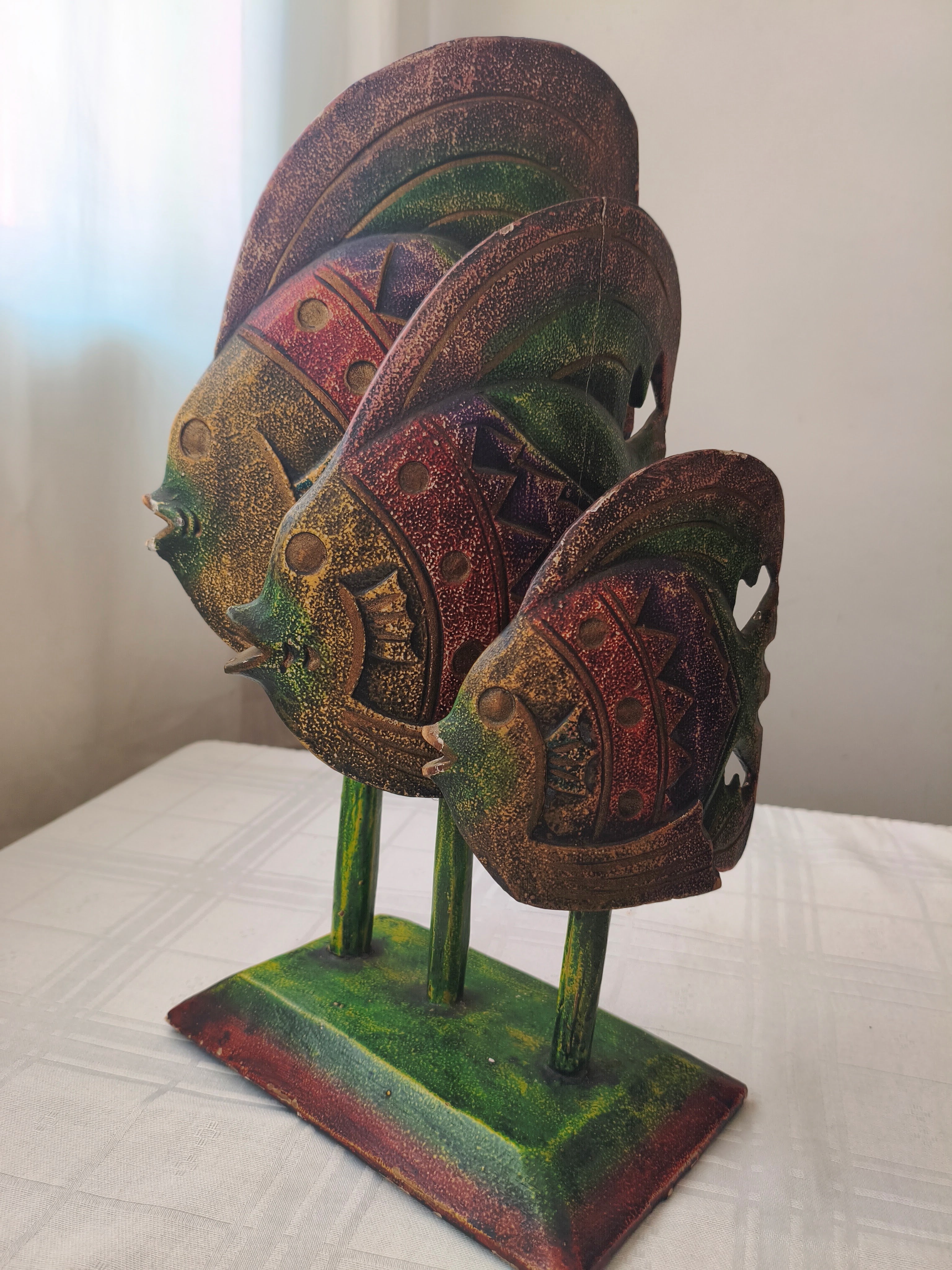 Par de esculturas decorativas em madeira