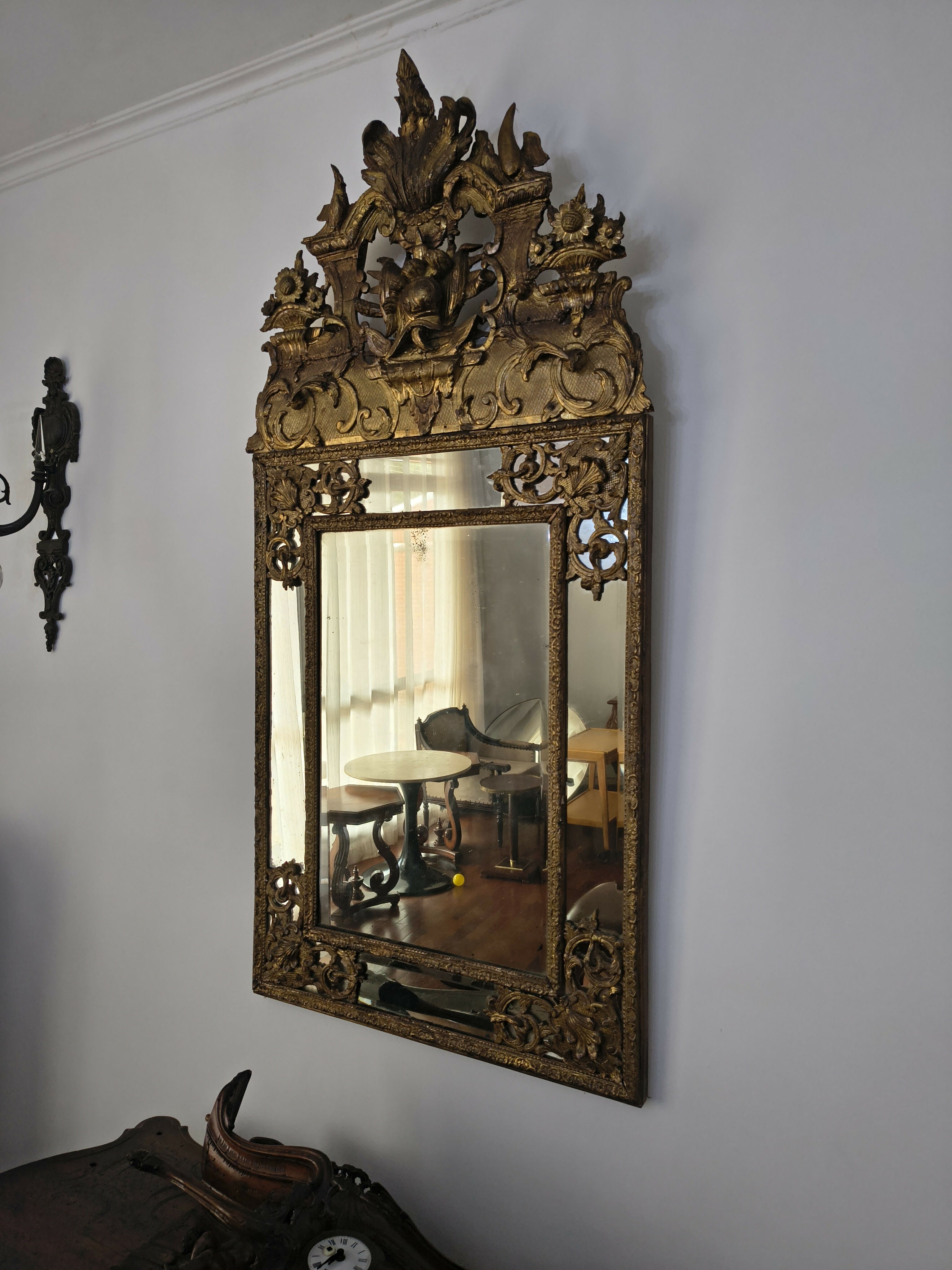 Espelho antigo em madeira com folheação a ouro