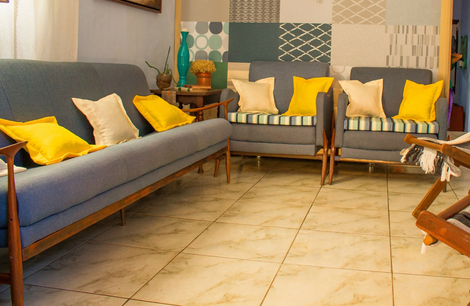 Sofá e Poltronas Pés Palito Anos 50 em madeira Maciça