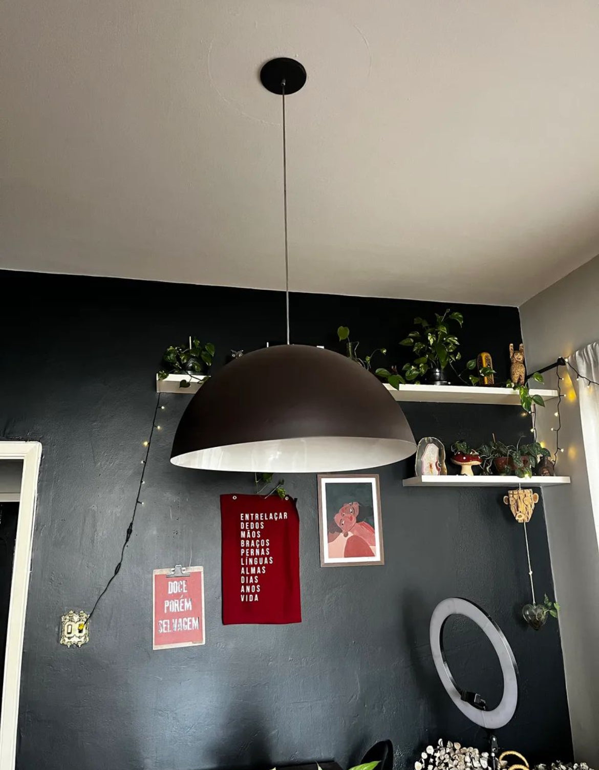 Luminária pendente de teto Preta em estilo industrial em metal