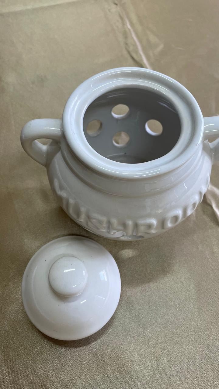 Pote com tampa de louça branca - Mushroom