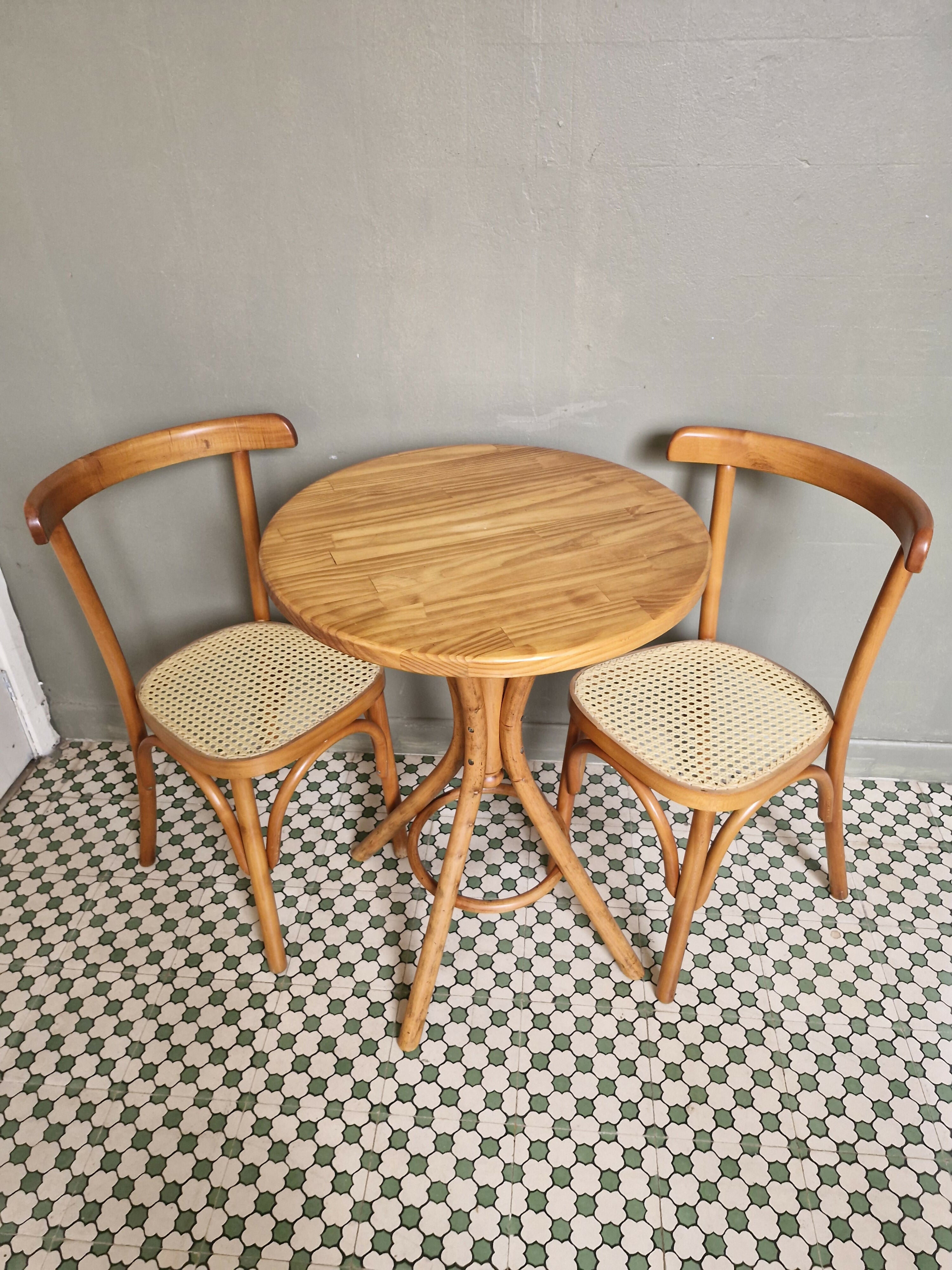 Jogo de Mesa e Cadeiras Thonart