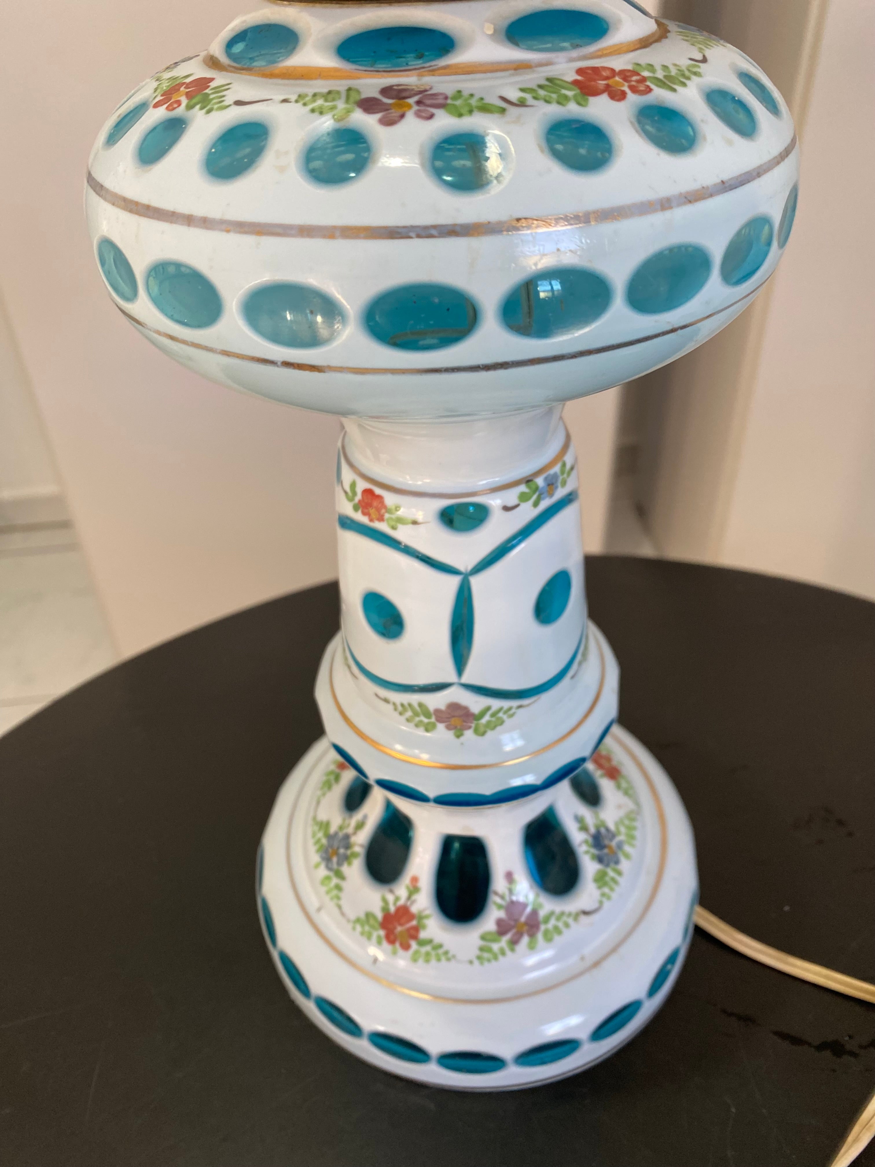 Luminária / Abajur Antigo Maravilhoso com pintura floral e detalhes em azul 