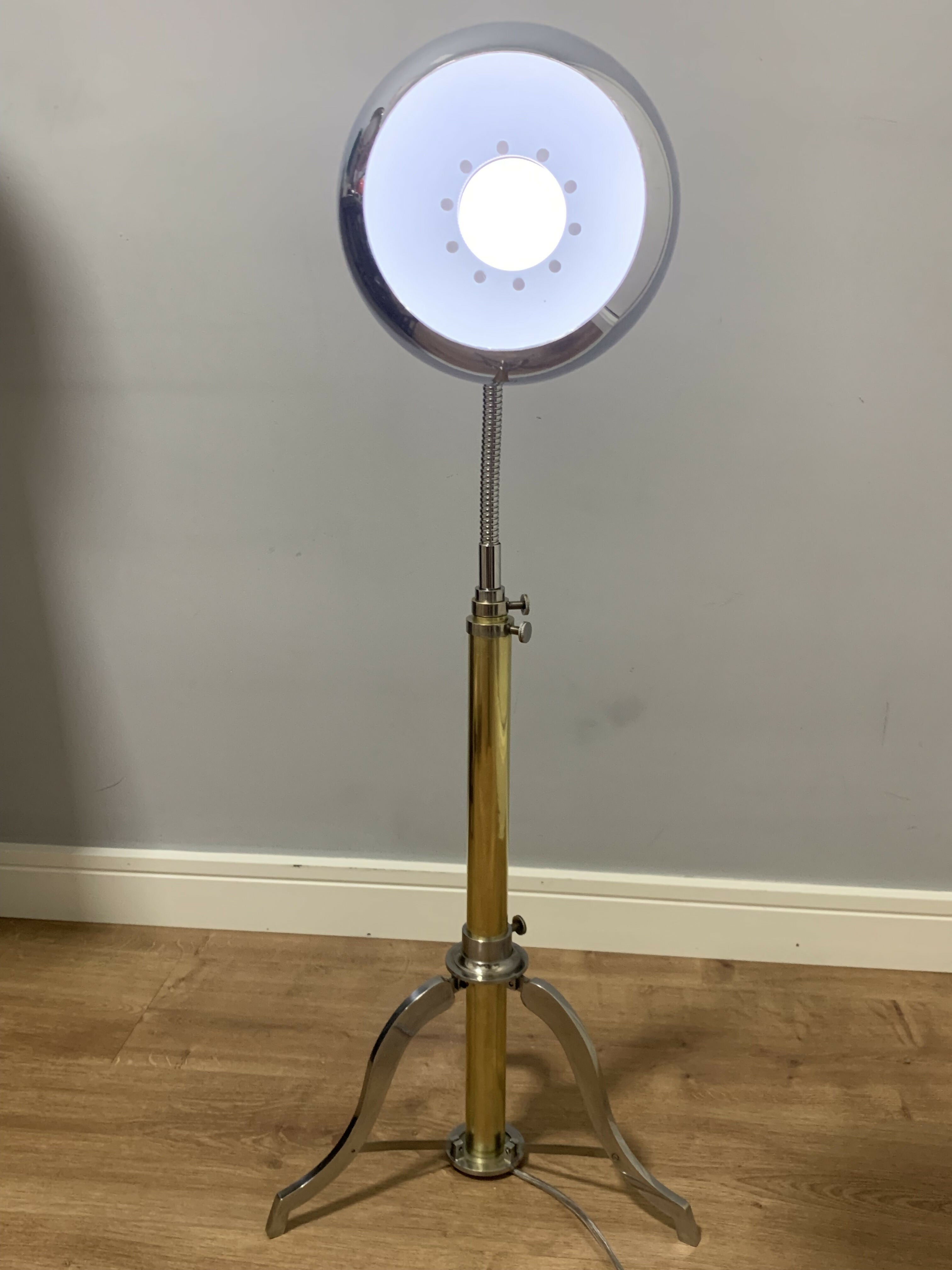 Luminária de piso década 60/70