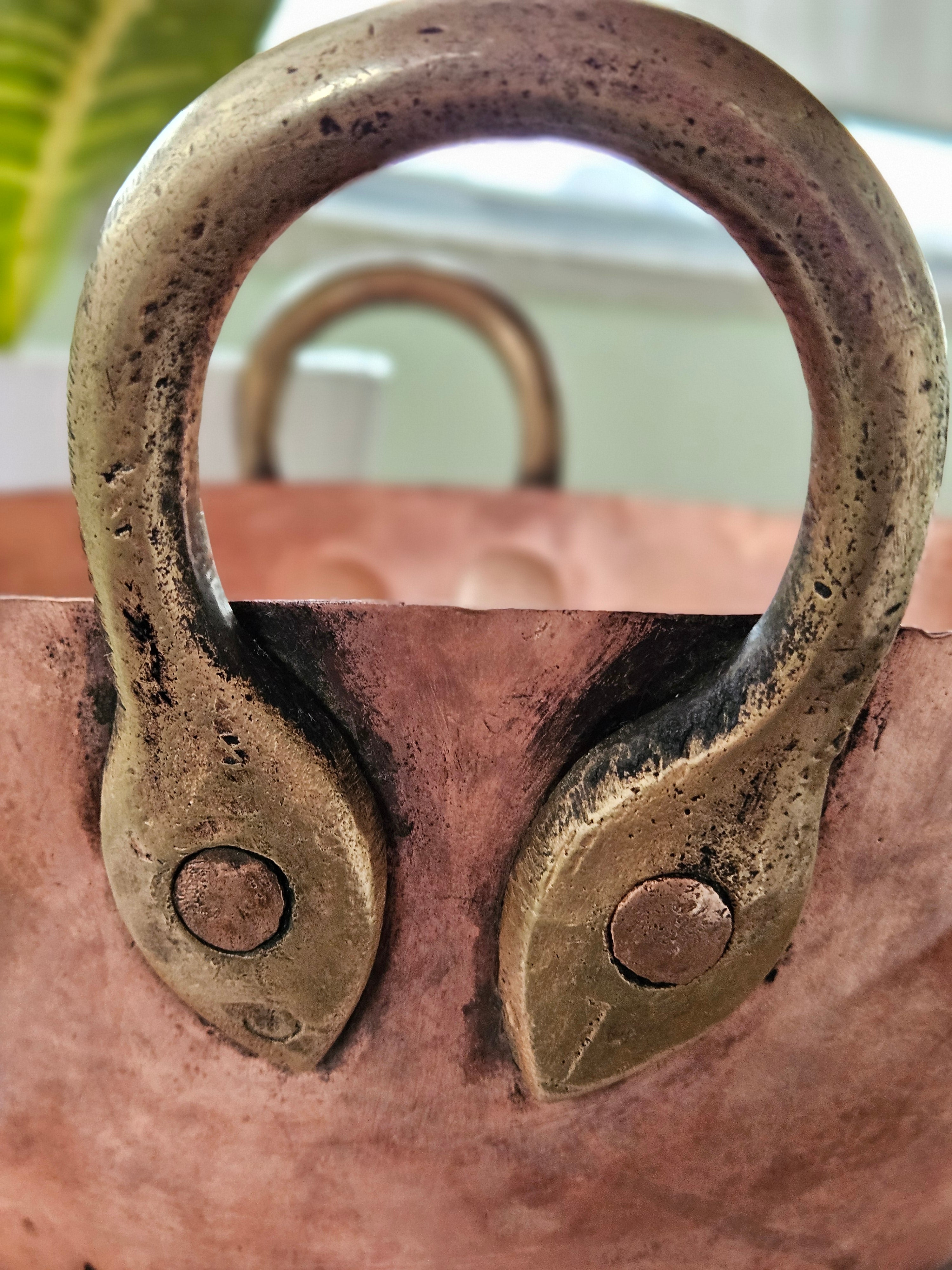 Tacho de Cobre Puro Martelado com Alças de Bronze