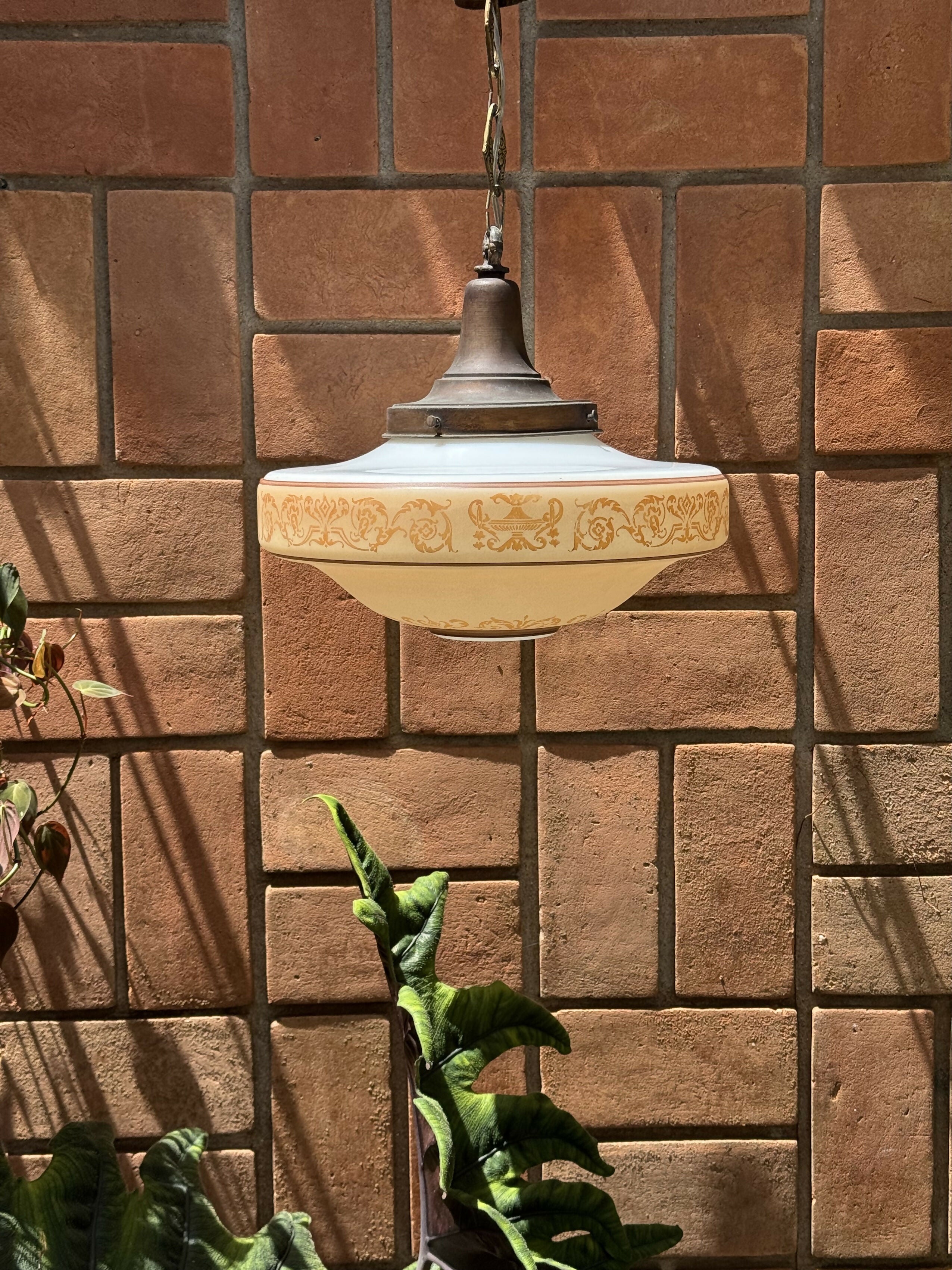 Luminária Pendente Muito Antiga em Opalina - Perfeito Estado