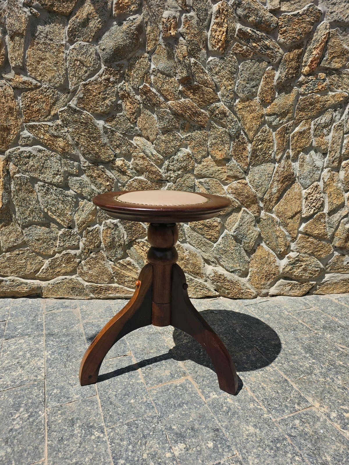 Banco de piano em madeira nobre