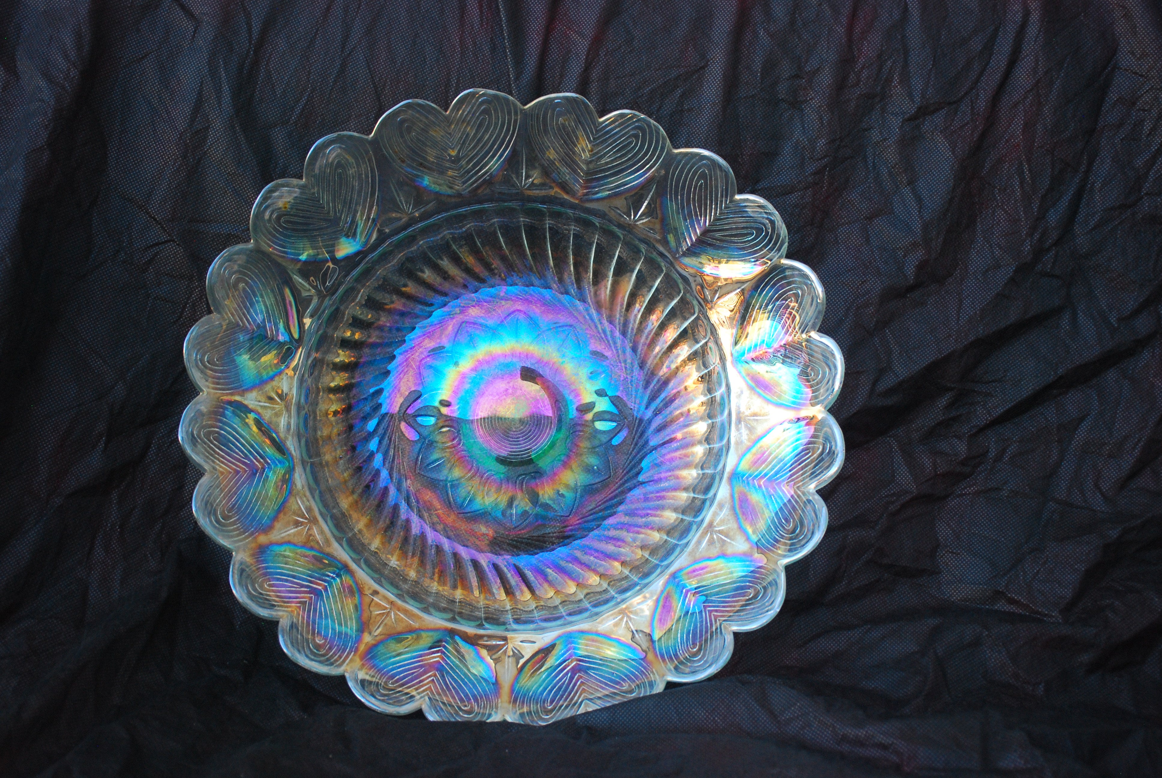 saladeira ou fruteira vidro iridescente furta cor 35.5 x 9 - borda coraçao anos 70