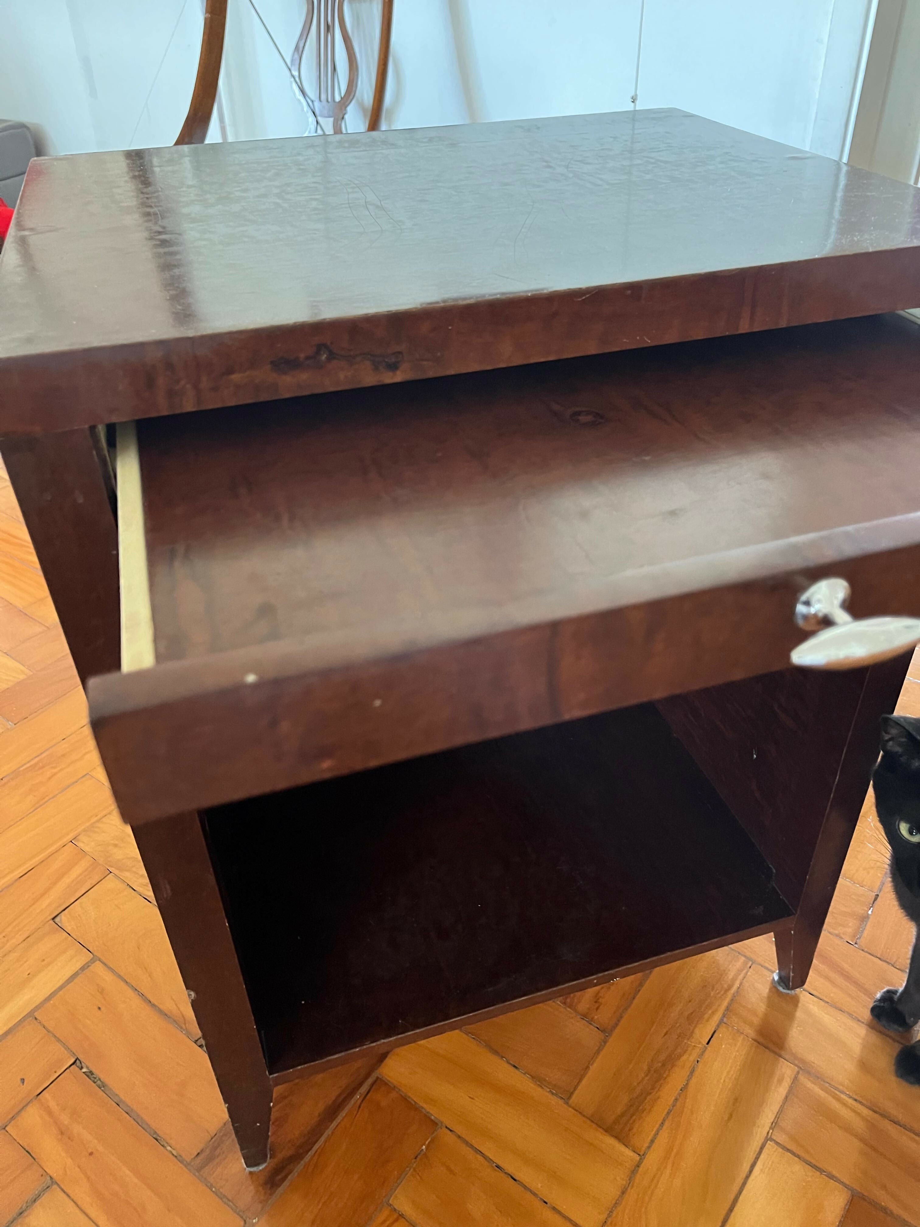 Móvel de Cabeceira em Rádica de Imbuia (L- 50cm)