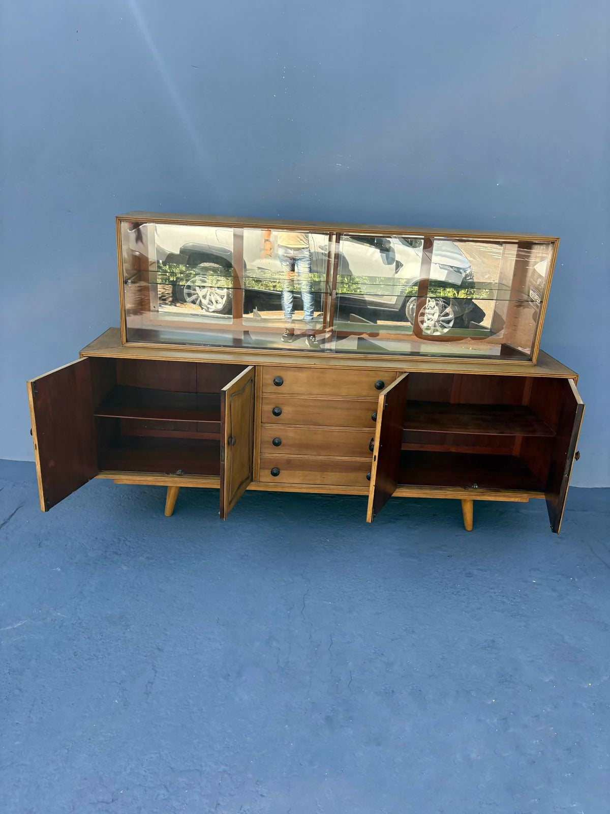 Cristaleira Buffet Vintage Restaurada – Peça Única 🌟