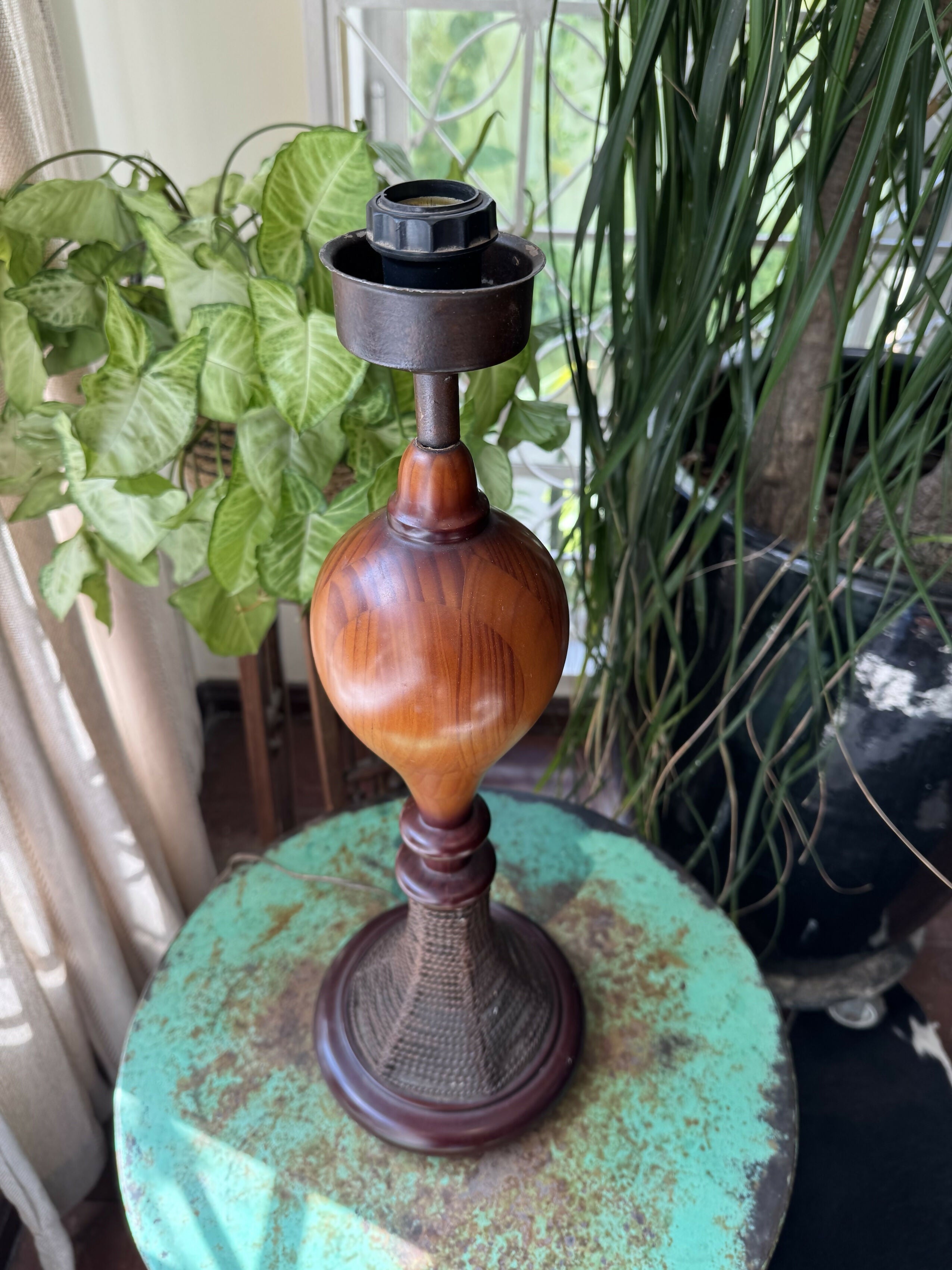 Anos 60 - Abajur luminária de madeiras nobres e cúpula vintage