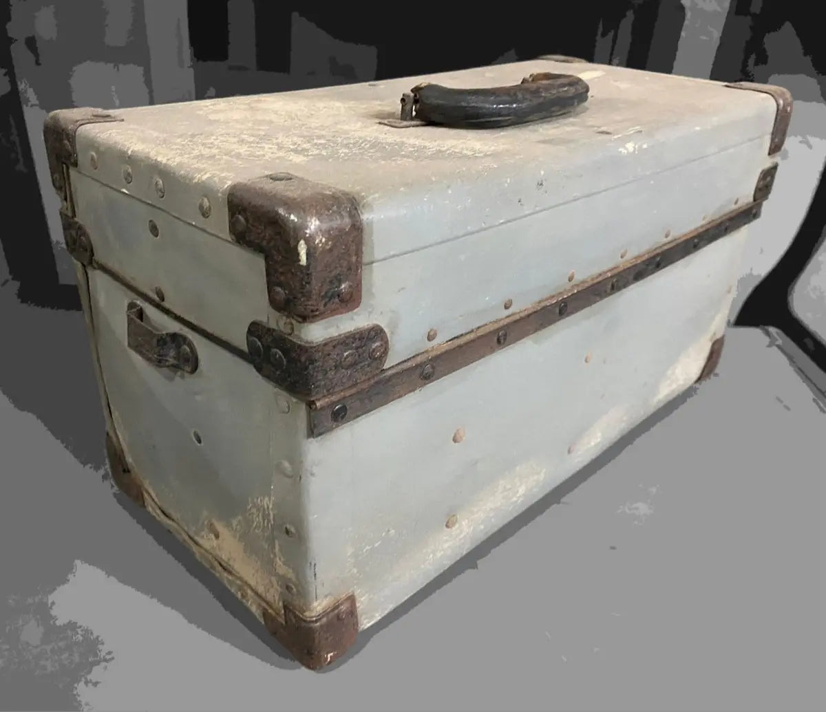 Maleta antiga com couro original cinza 