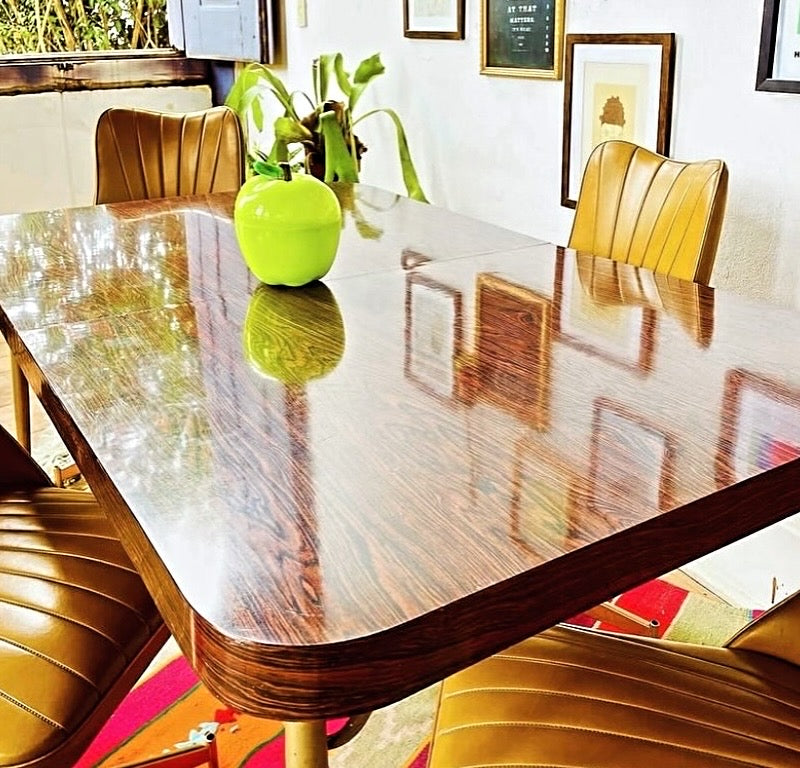 Conjunto de Mesa de Jantar Retangular em fórmica e quatro cadeiras concha giratórias - anos 60