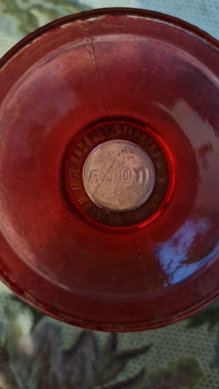 Par de belas bomboniéres, sendo uma da Avon anos 60