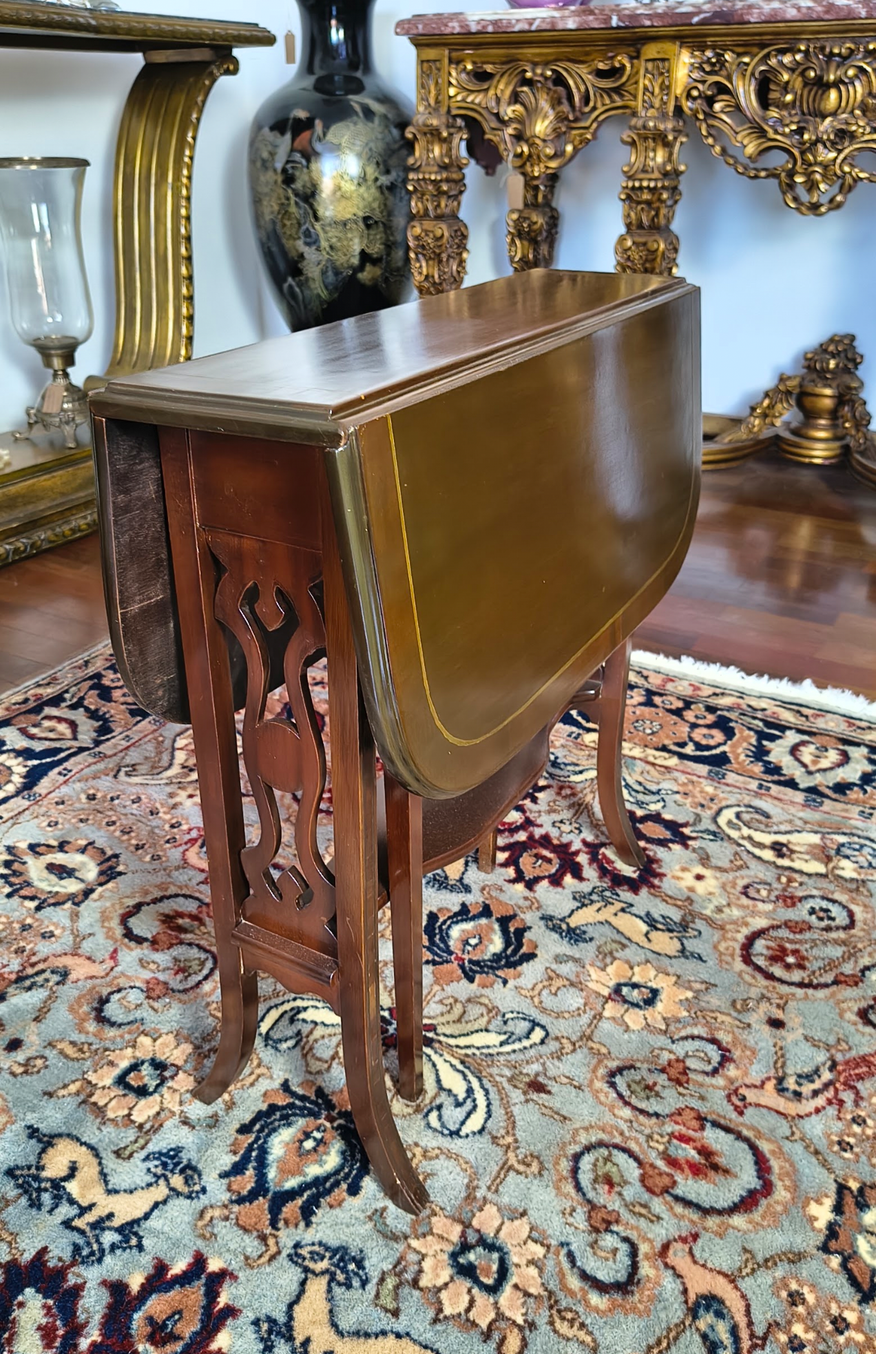 Mesa lateral drop-leaf table em madeira com abas laterais dobráveis 