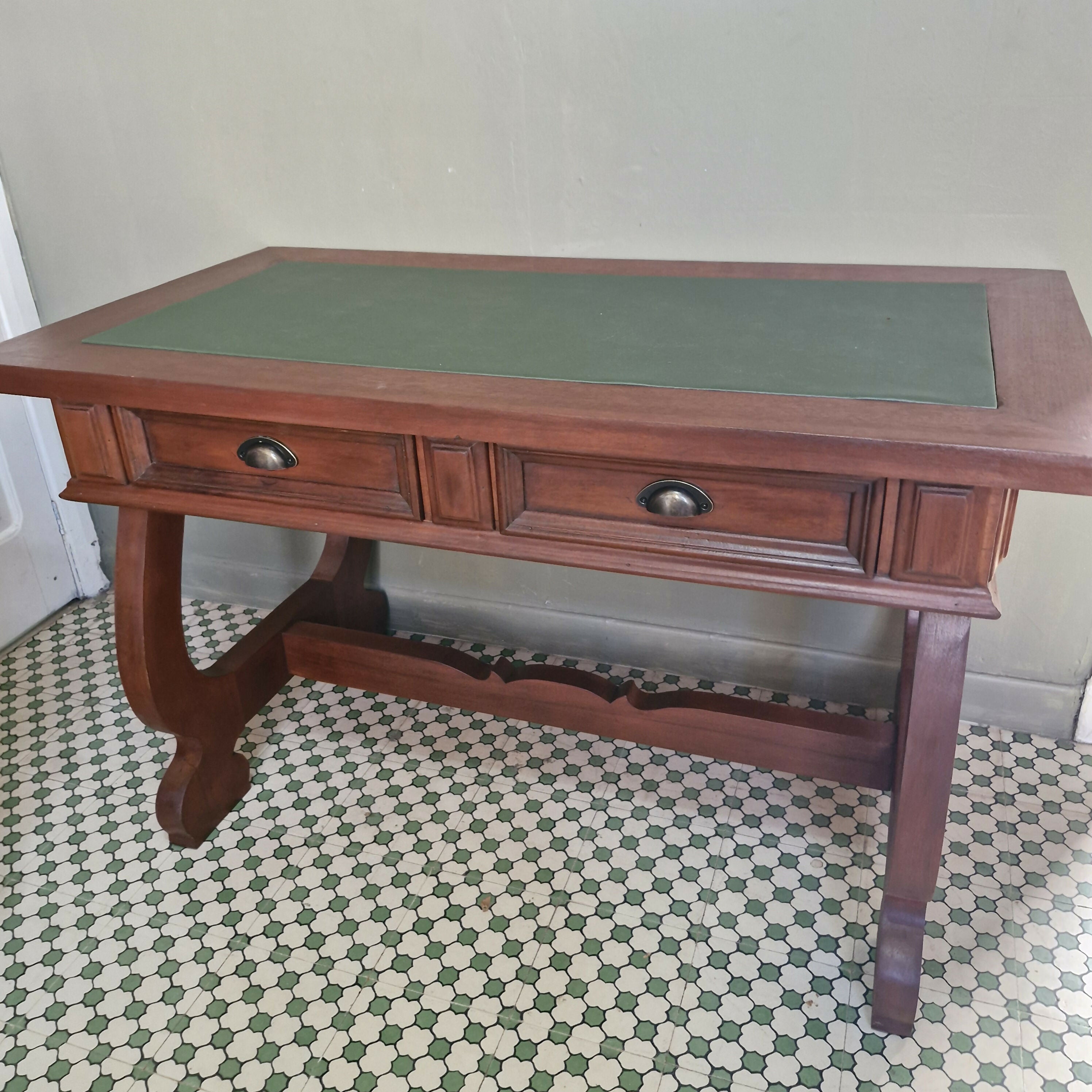 Escrivaninha Clássica com tampo de courvin verde
