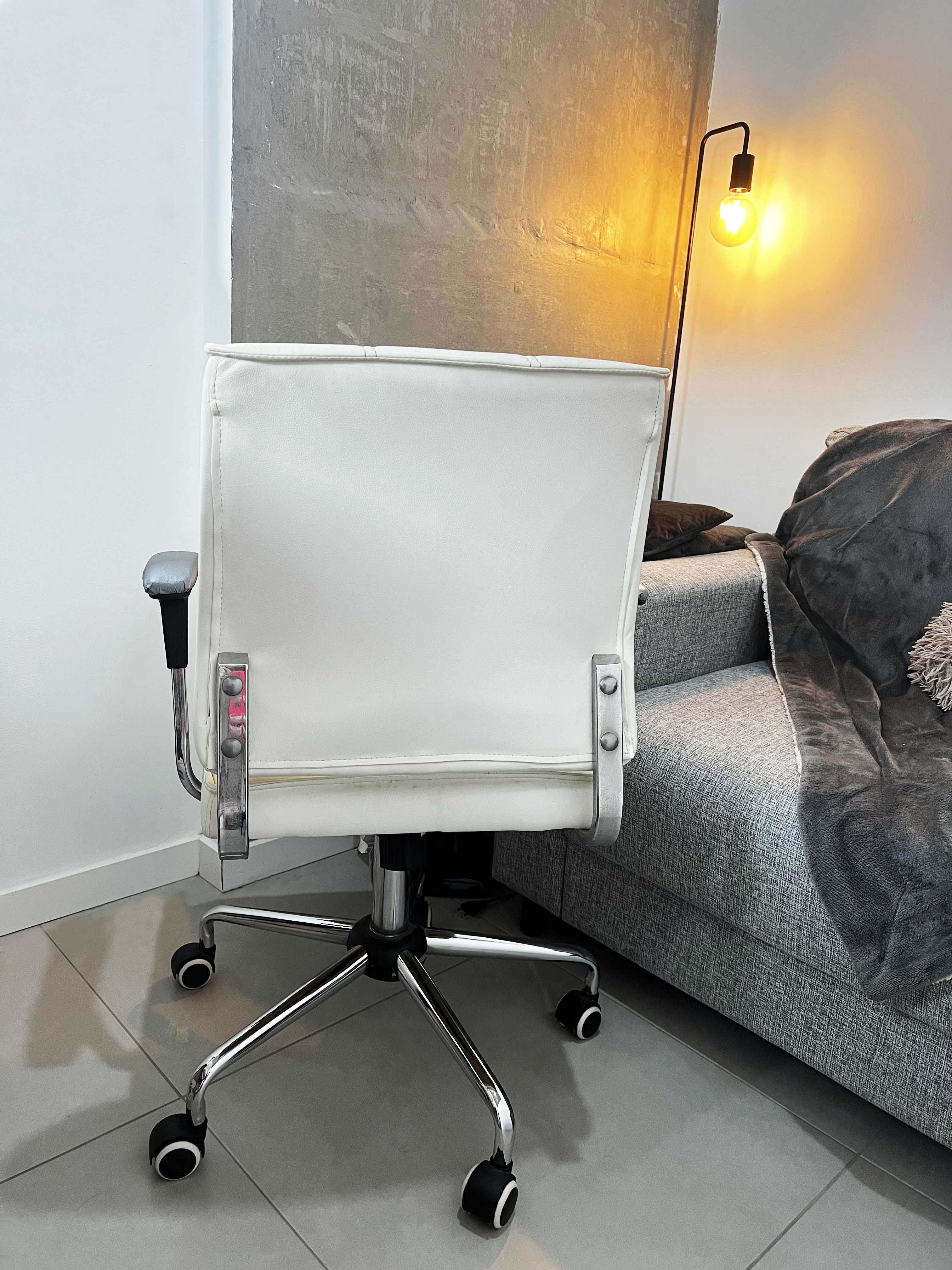 2 poltronas cadeiras escritório home office giratórias rodinhas