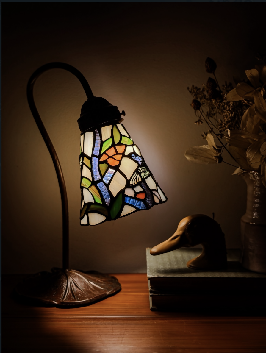 Luminária Estilo Tiffany em Pasta de Vidro Colorido Artesanal Luminária Estilo Tiffany em Pasta de Vidro Colorido Artesanal