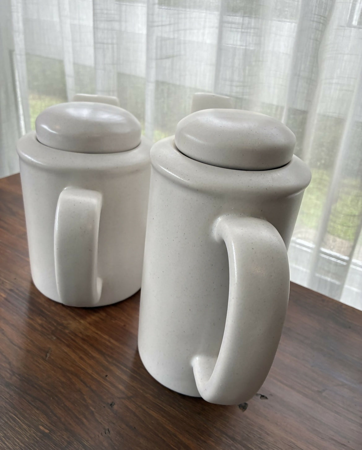 Par de bules de cerâmica