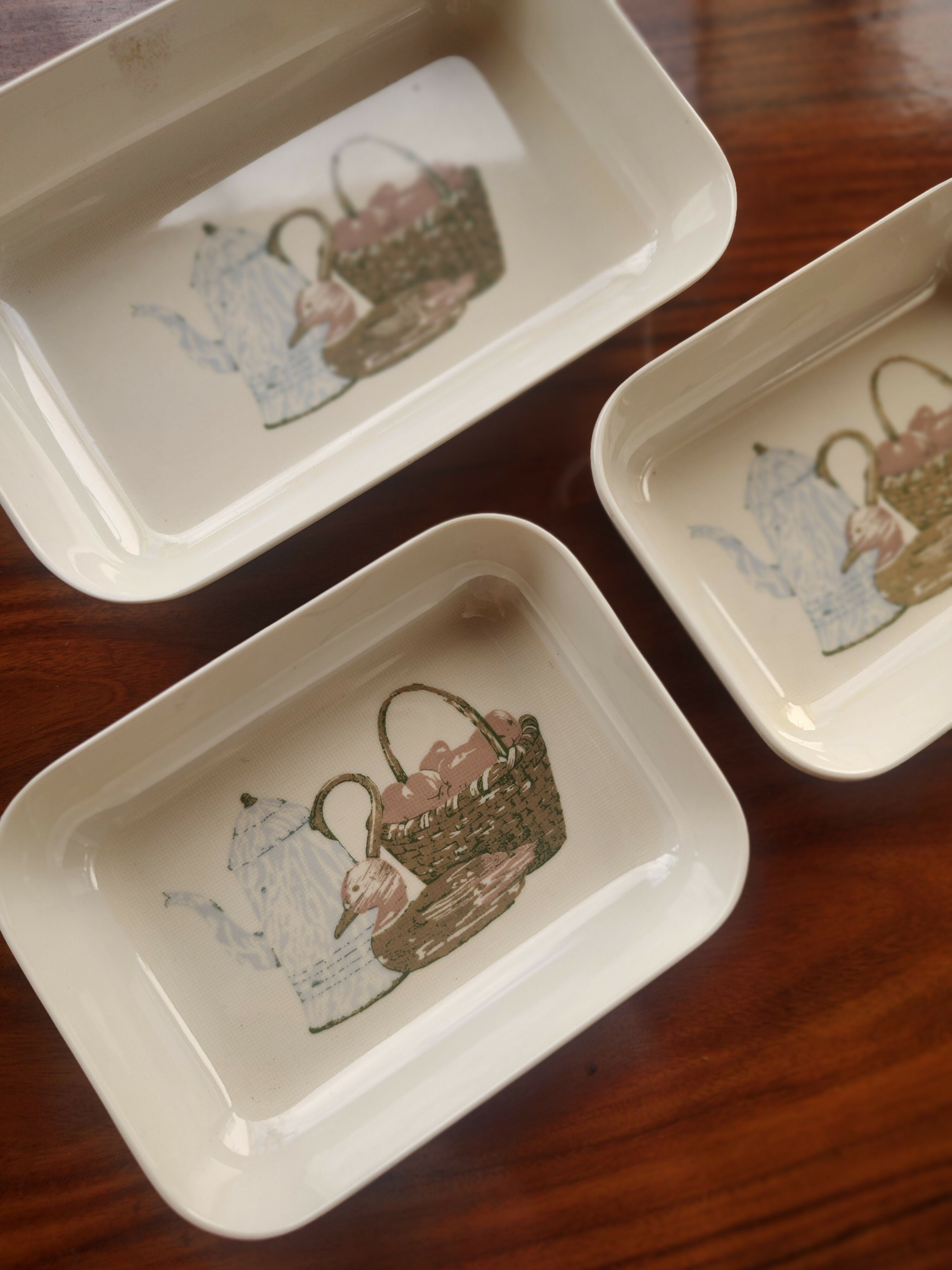 Raro Trio de pratinhos retangulares Goyana estampados