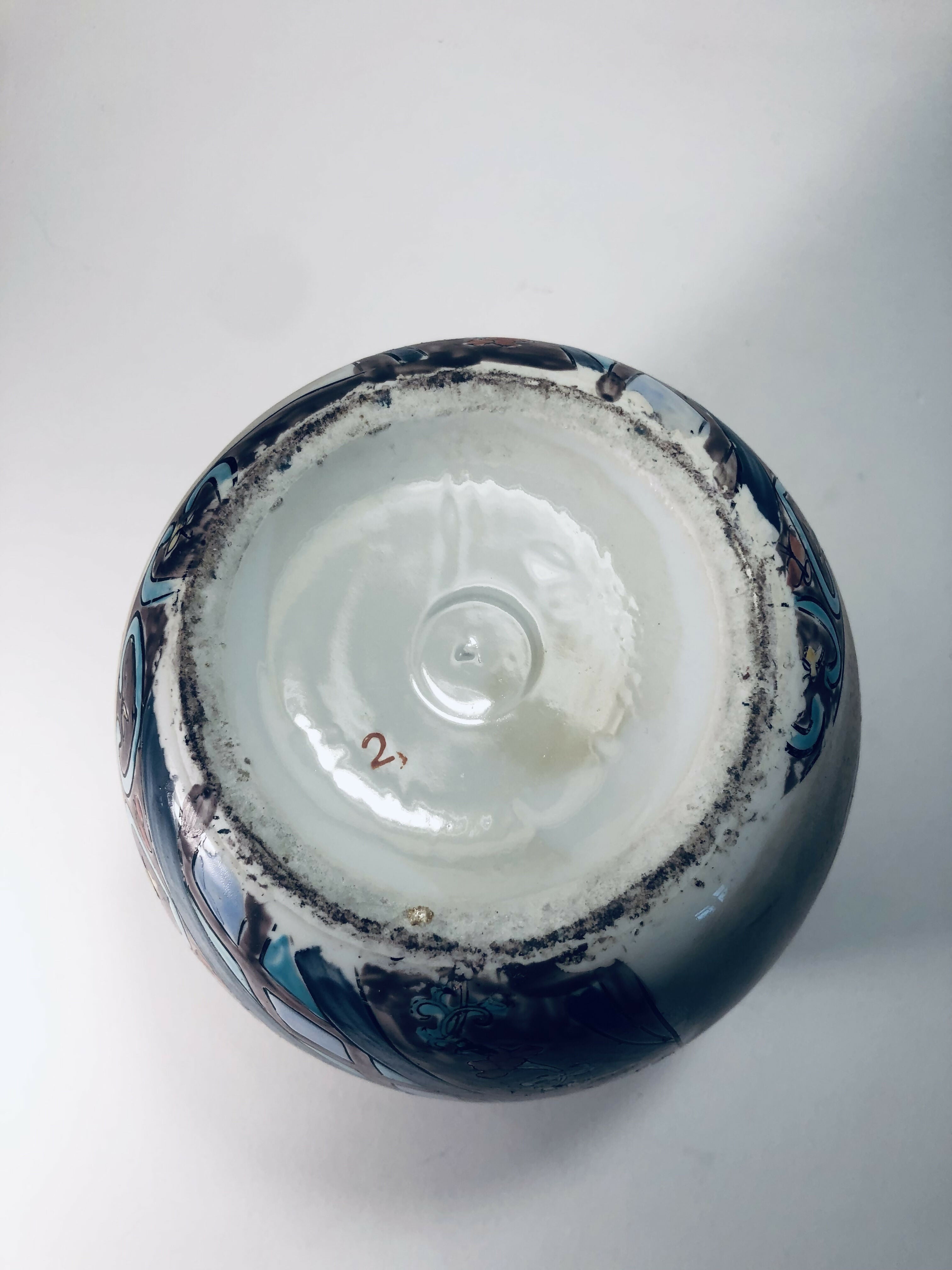 Vaso francês decorado com borboletas