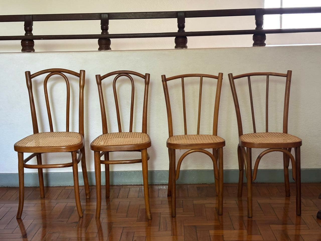 Set de 04 cadeiras Móveis Gerdau em palhinha - anos 60 (restauradas)