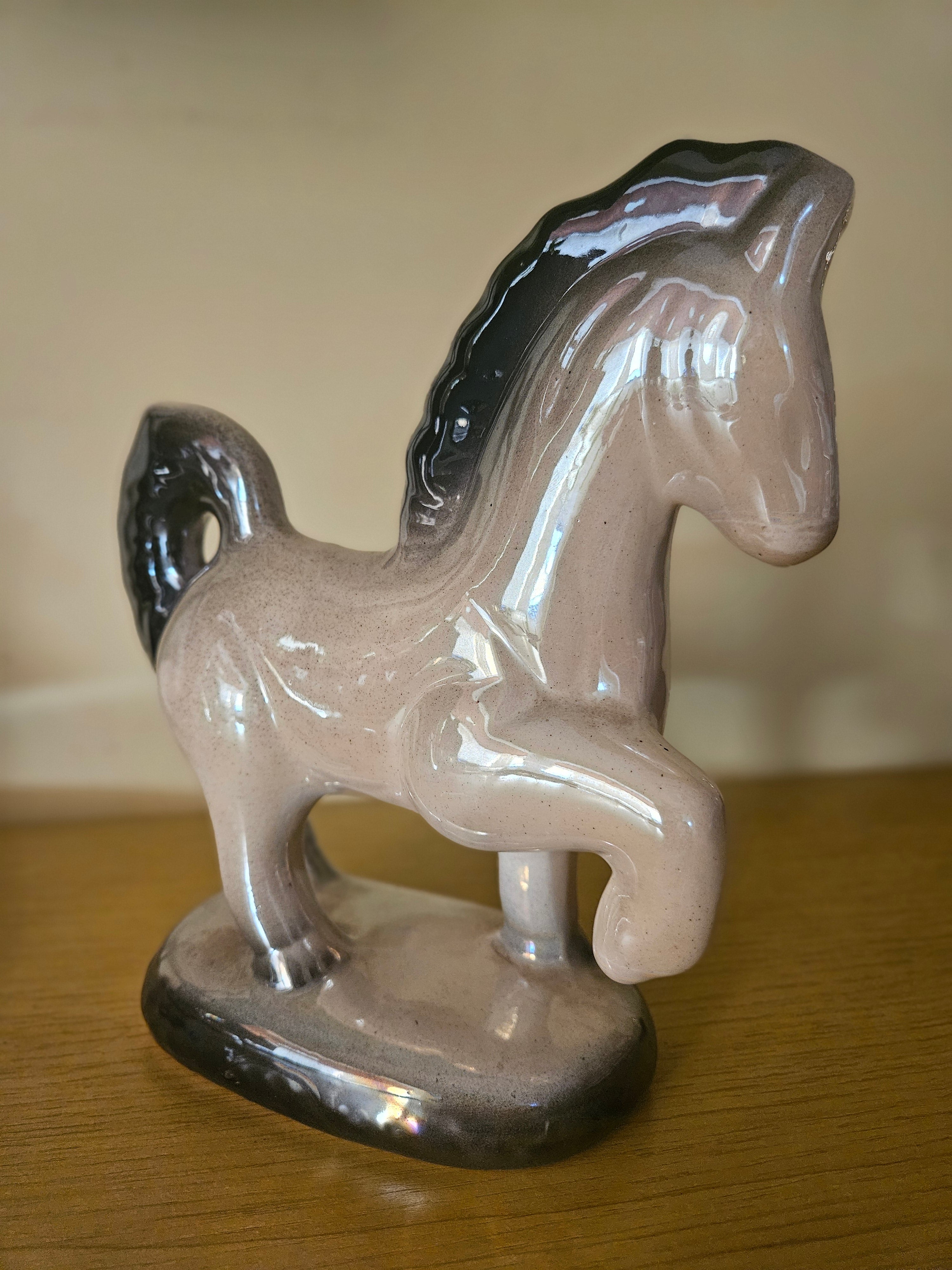 Cavalo em Cerâmica Perolada Fruta Cor - Estilo Art Déco/ Vintage Anos 70/80