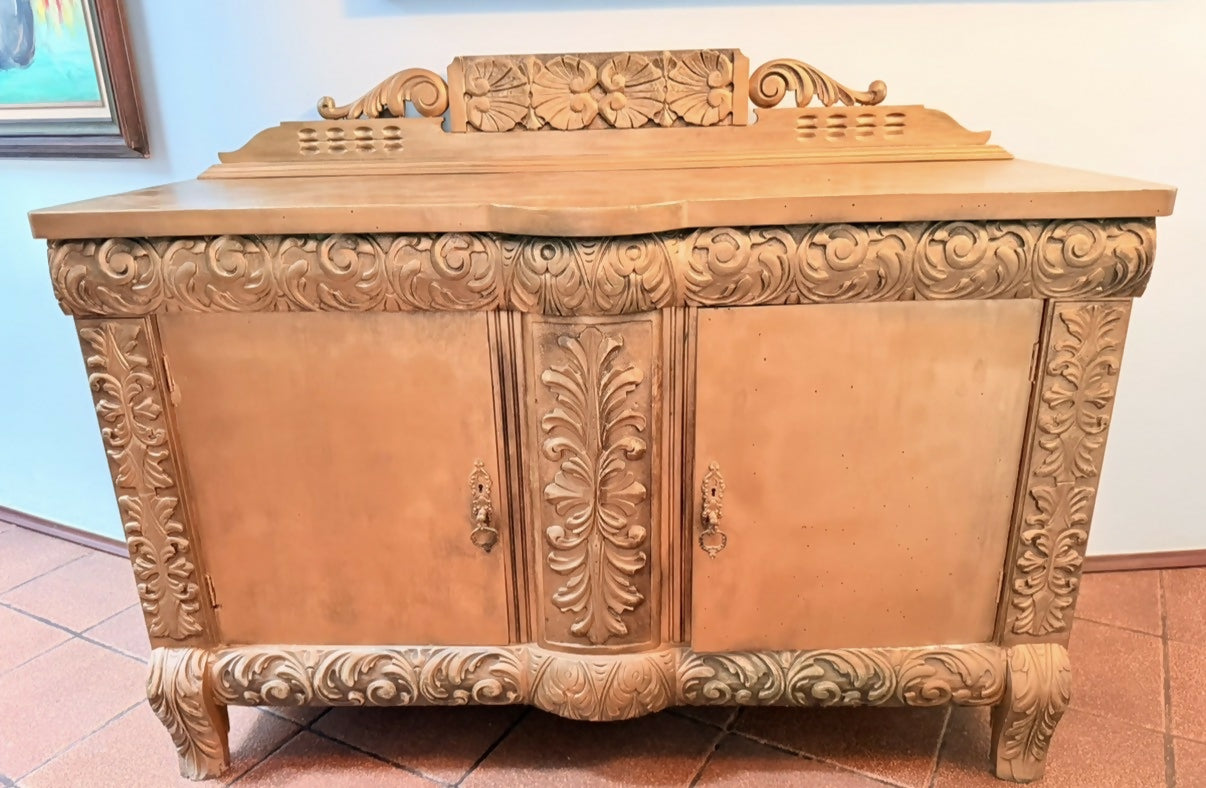 Belíssimo buffet clássico (recém restaurado)