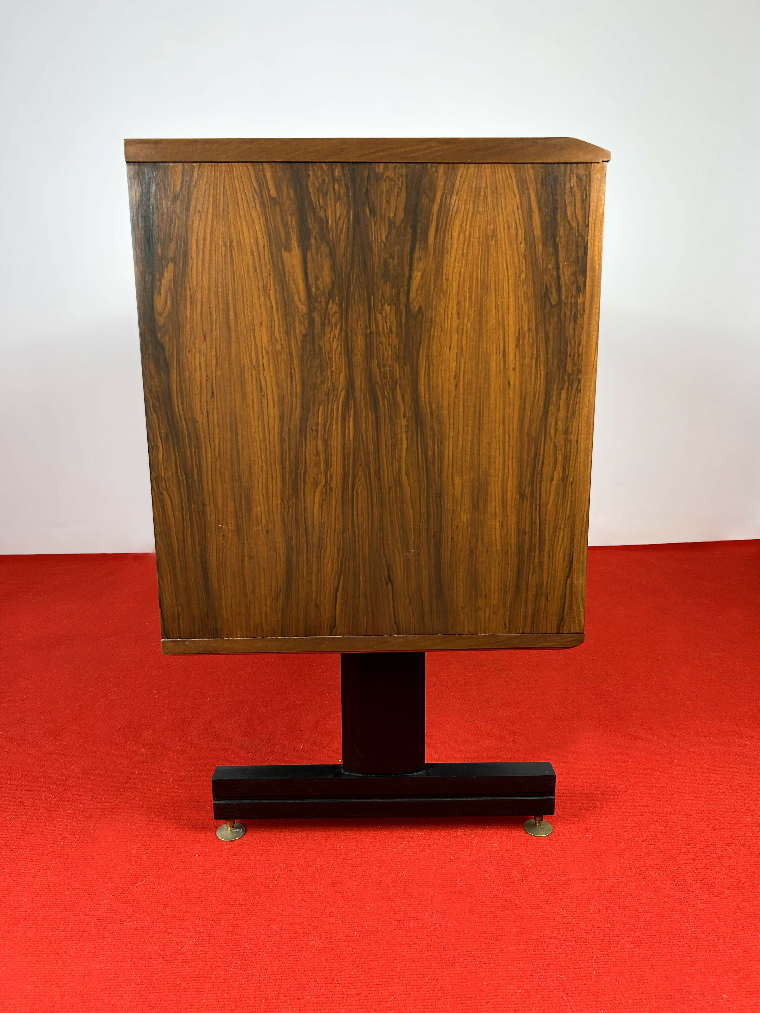 Raro Bar Cimo 60’s em Caviúna e Latão