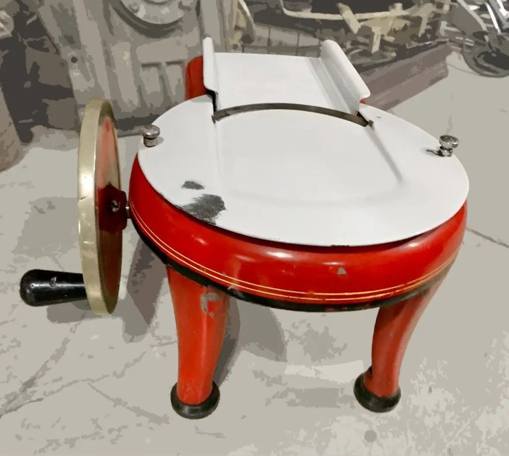 Cortador de frios antigo / manual em. vermelho 