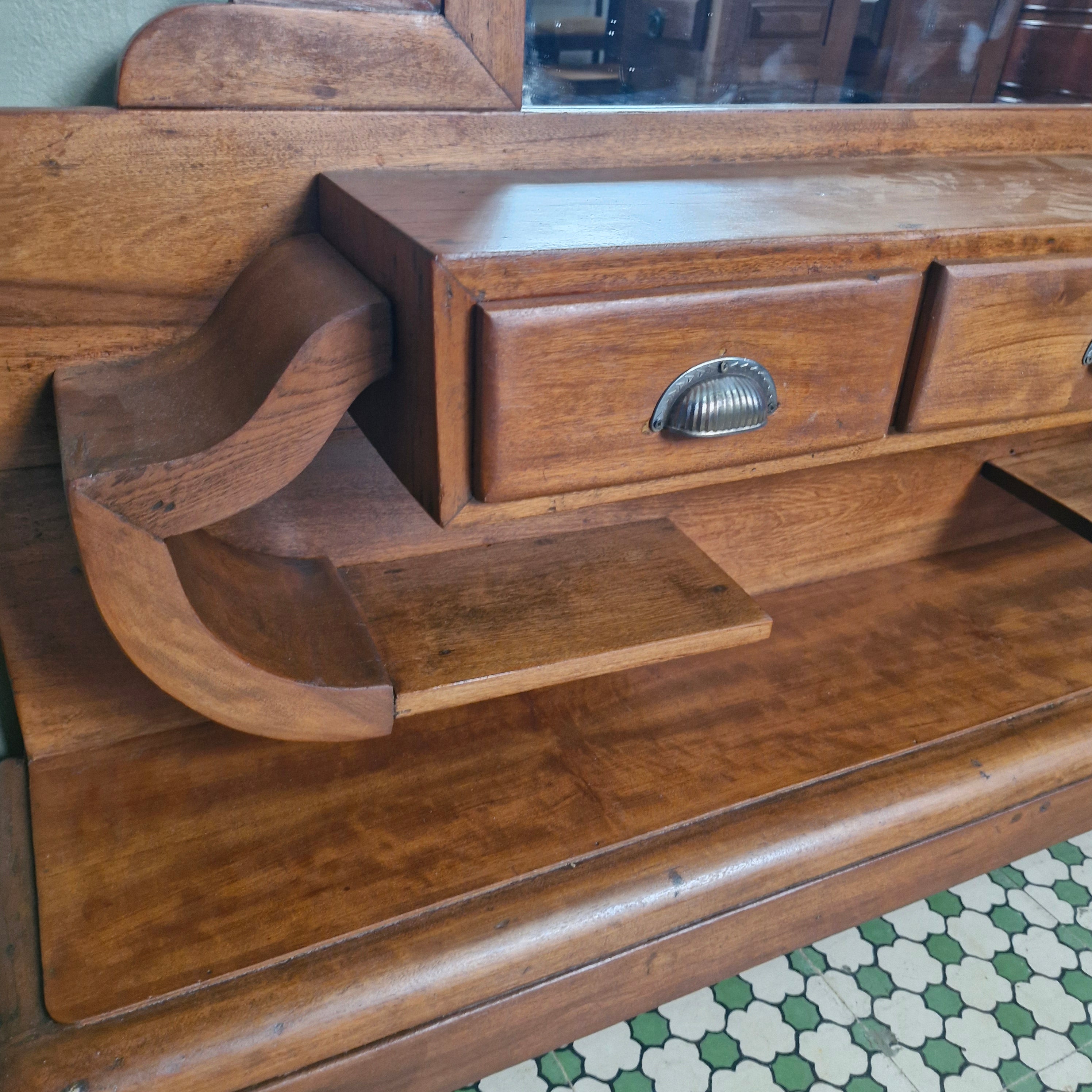 Mini Penteadeira Art Deco.