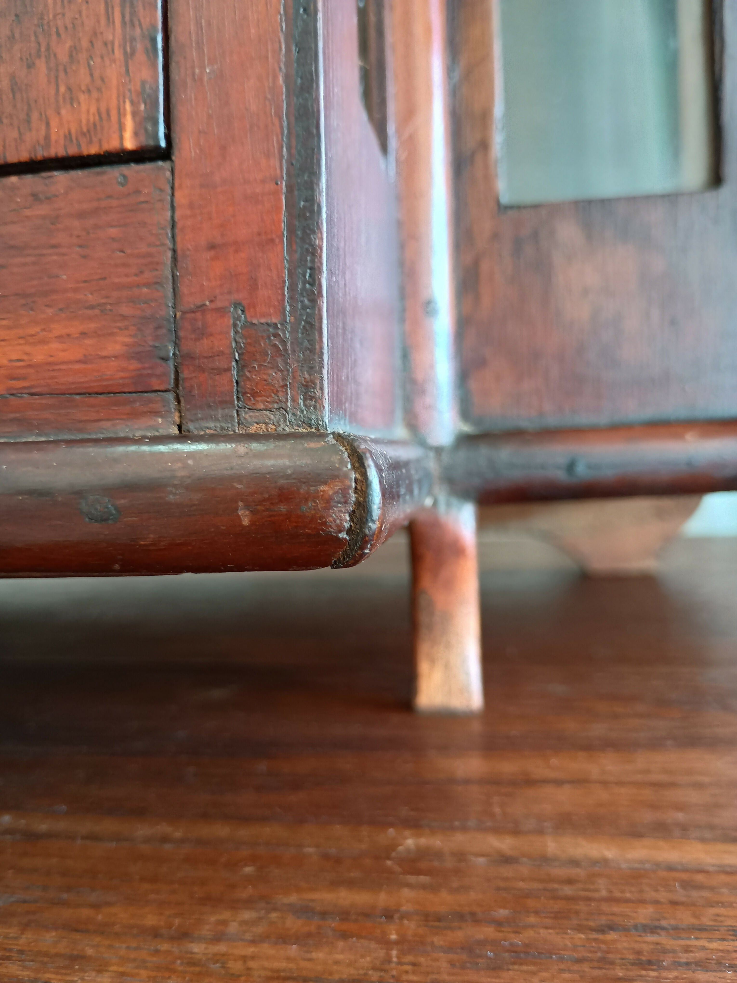 Oratório Brasileiro Autêntico – Madeira de Lei – Final do Século XIX • Peça de Coleção