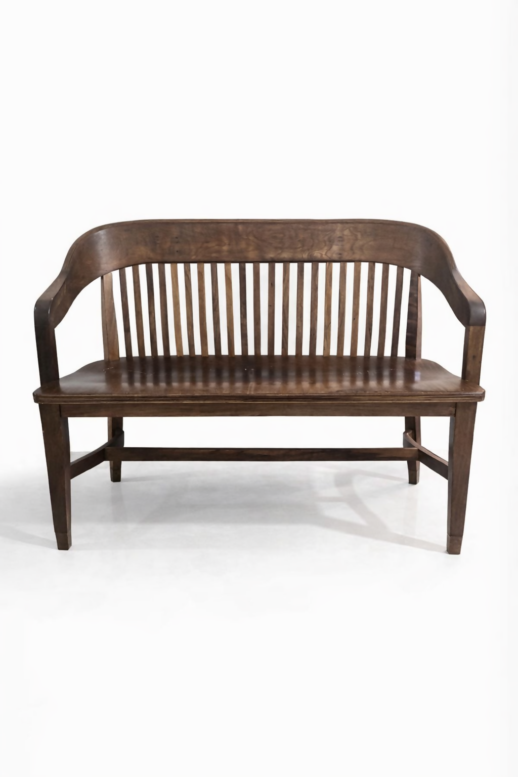 Banco Cimo com encosto ripado em Imbuia maciça