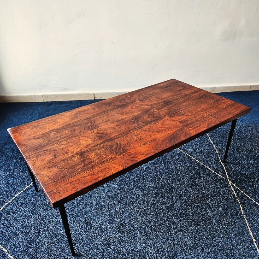 MESA DE CENTRO EM JACARANDÁ E FERRO (ANOS 50)