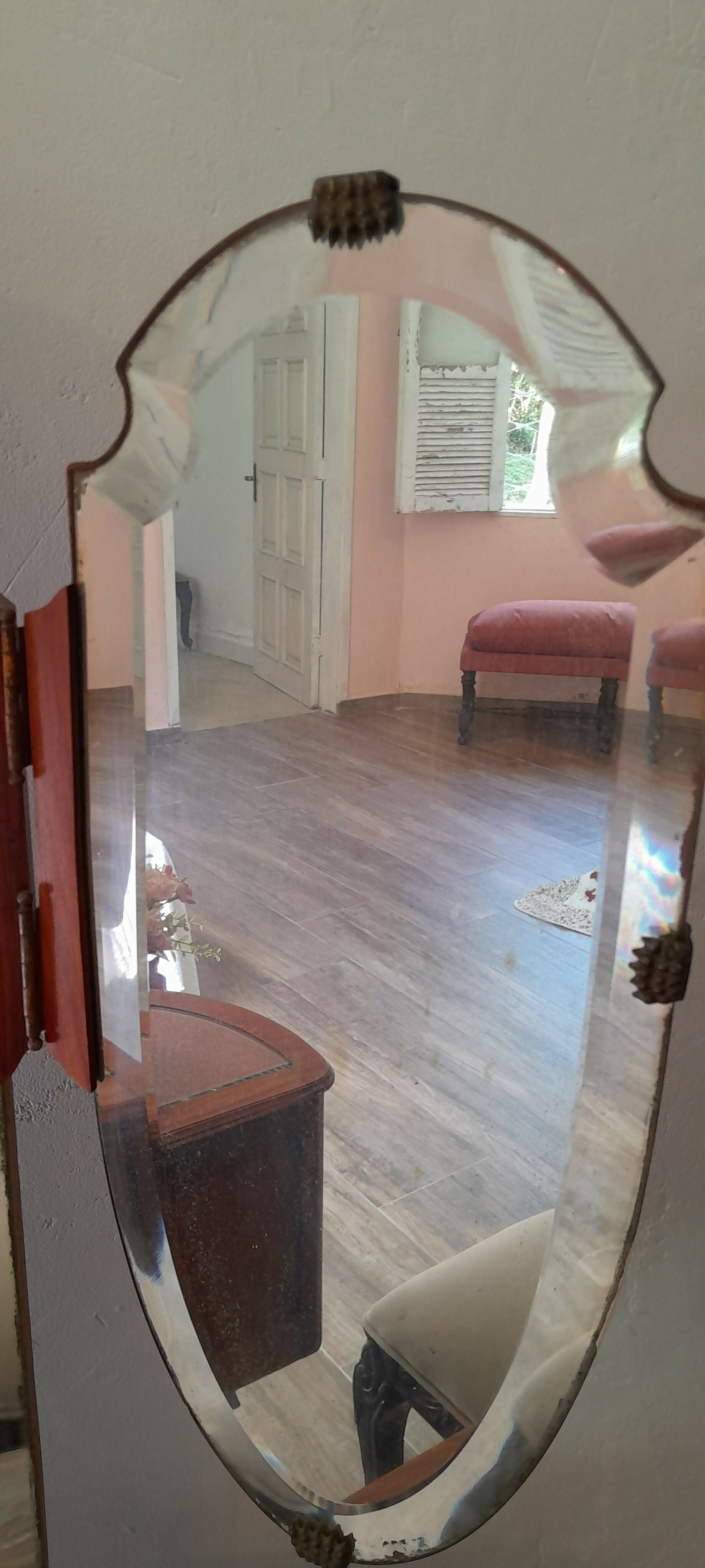 Penteadeira centenária restaurada